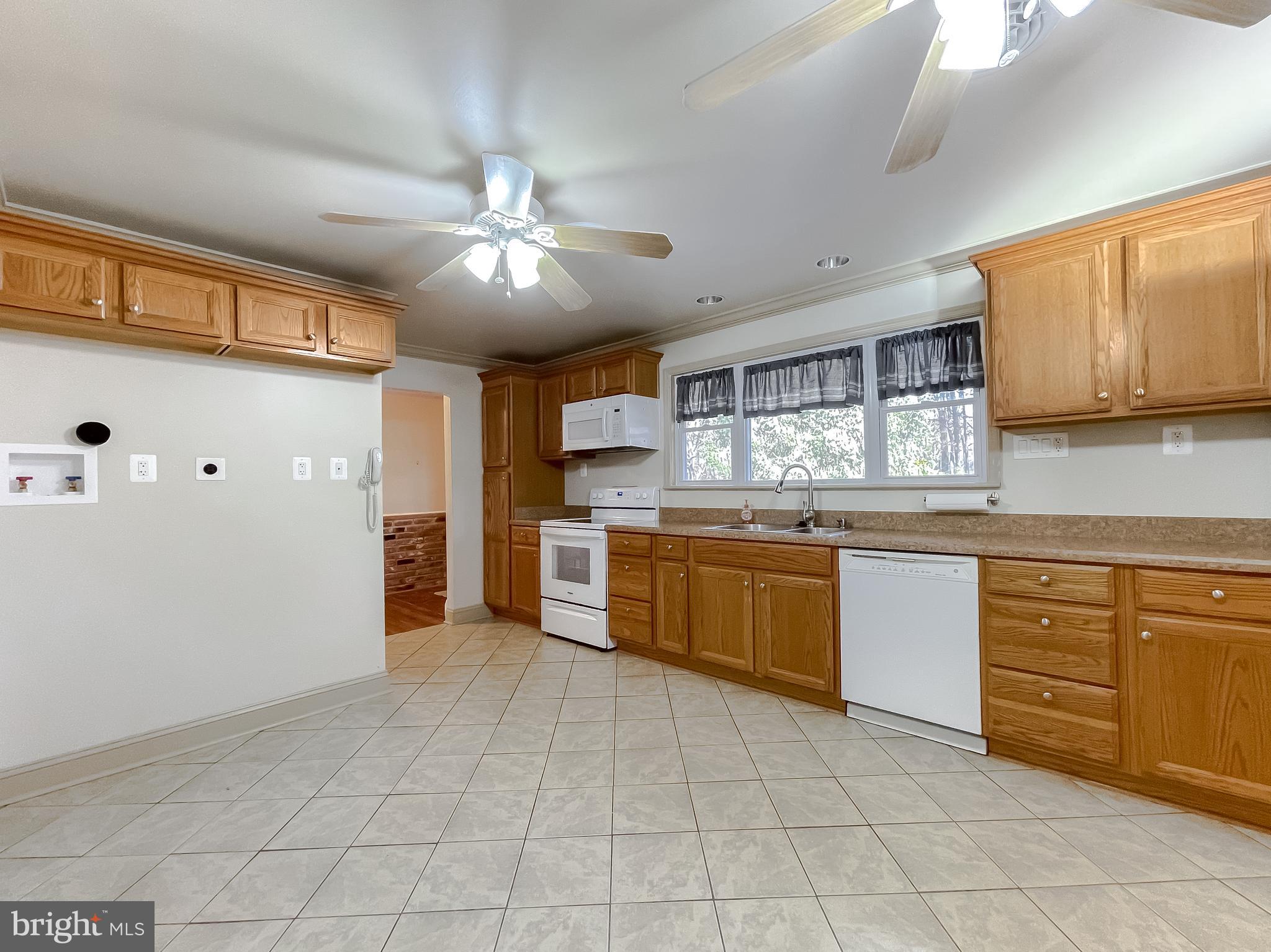 SINGING HILLS - Residential