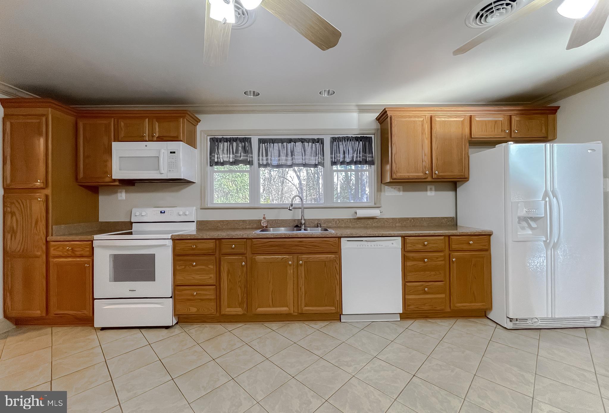 SINGING HILLS - Residential