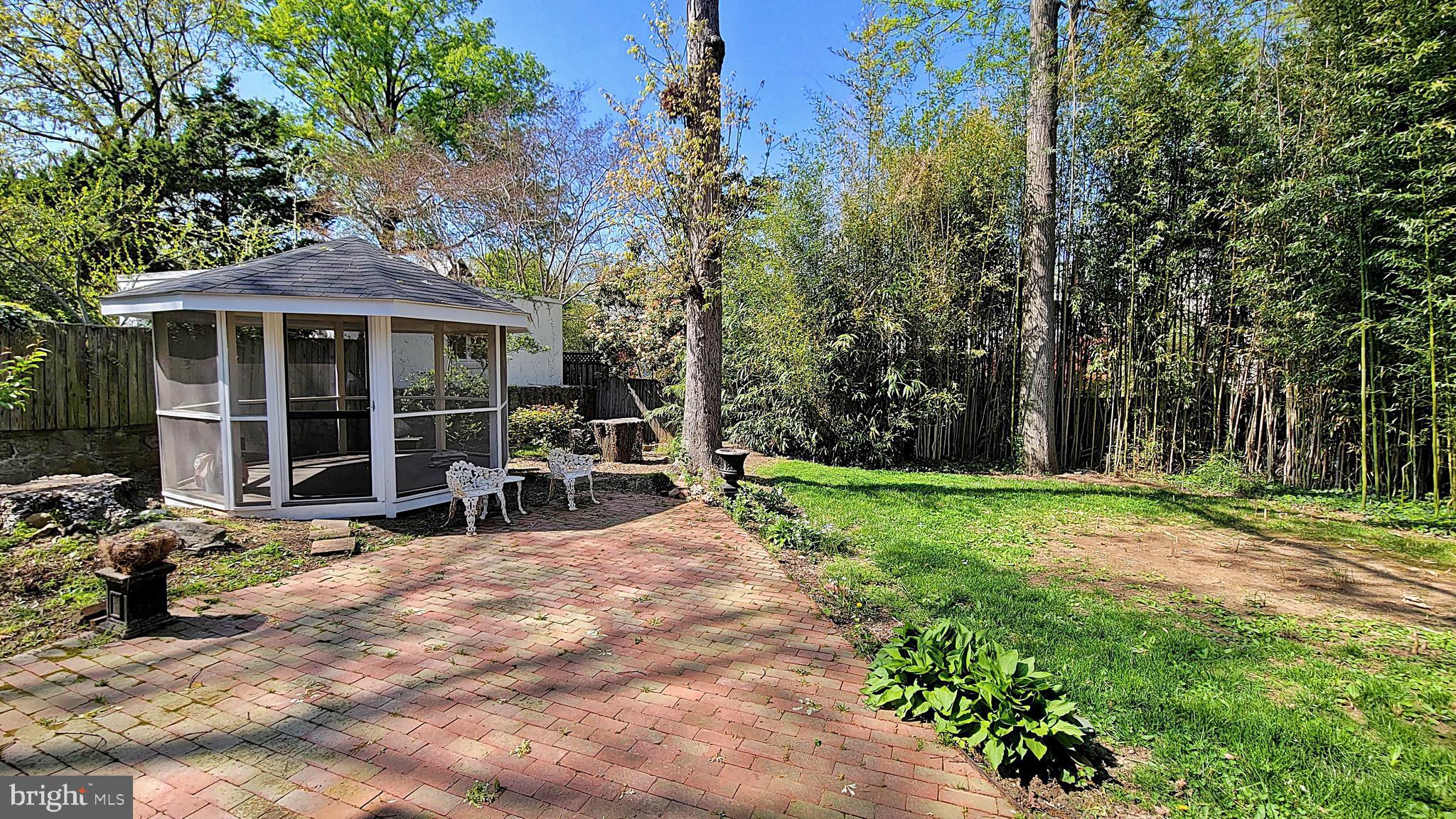 AURORA HILLS - Residential Lease