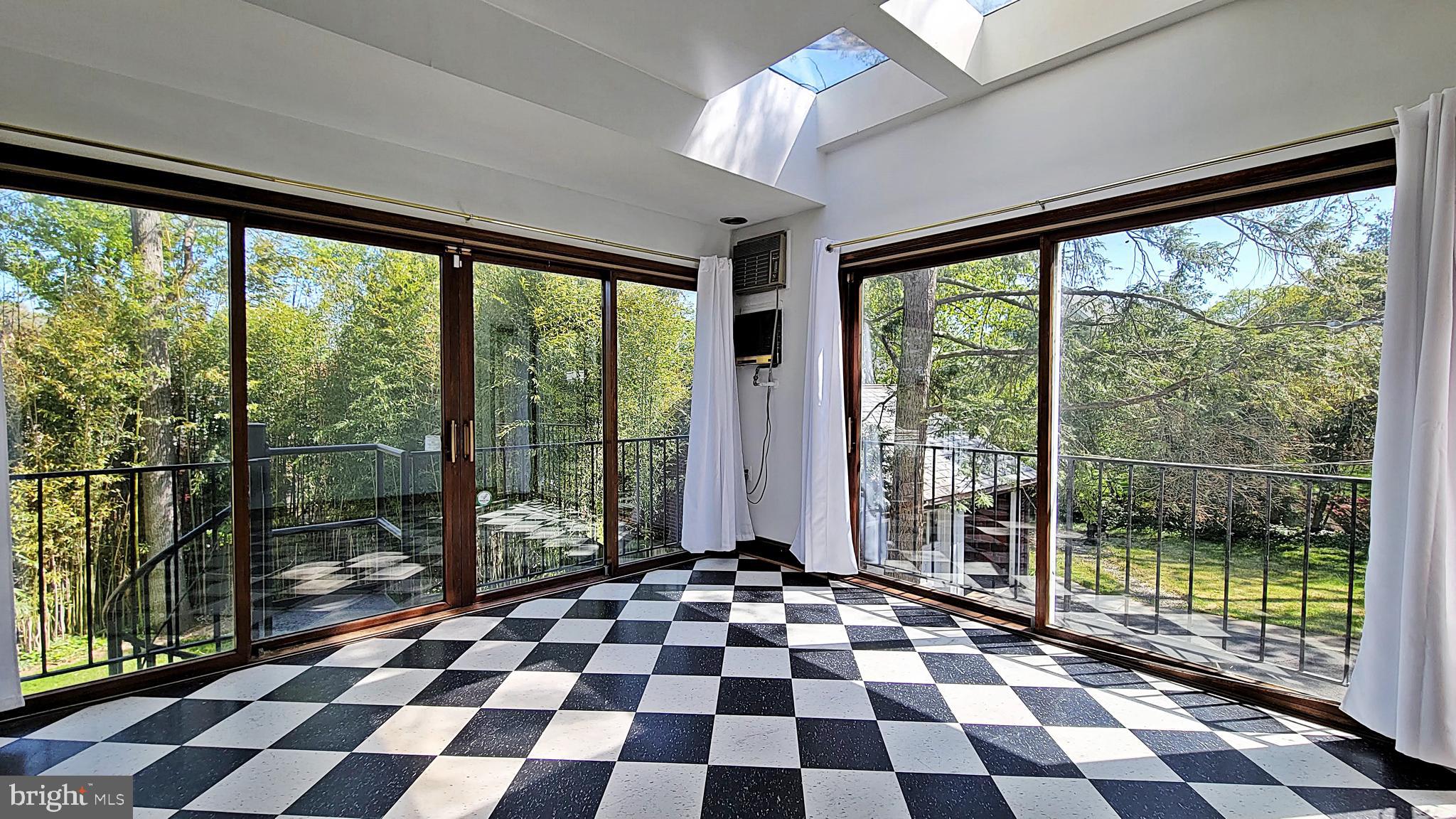 AURORA HILLS - Residential Lease