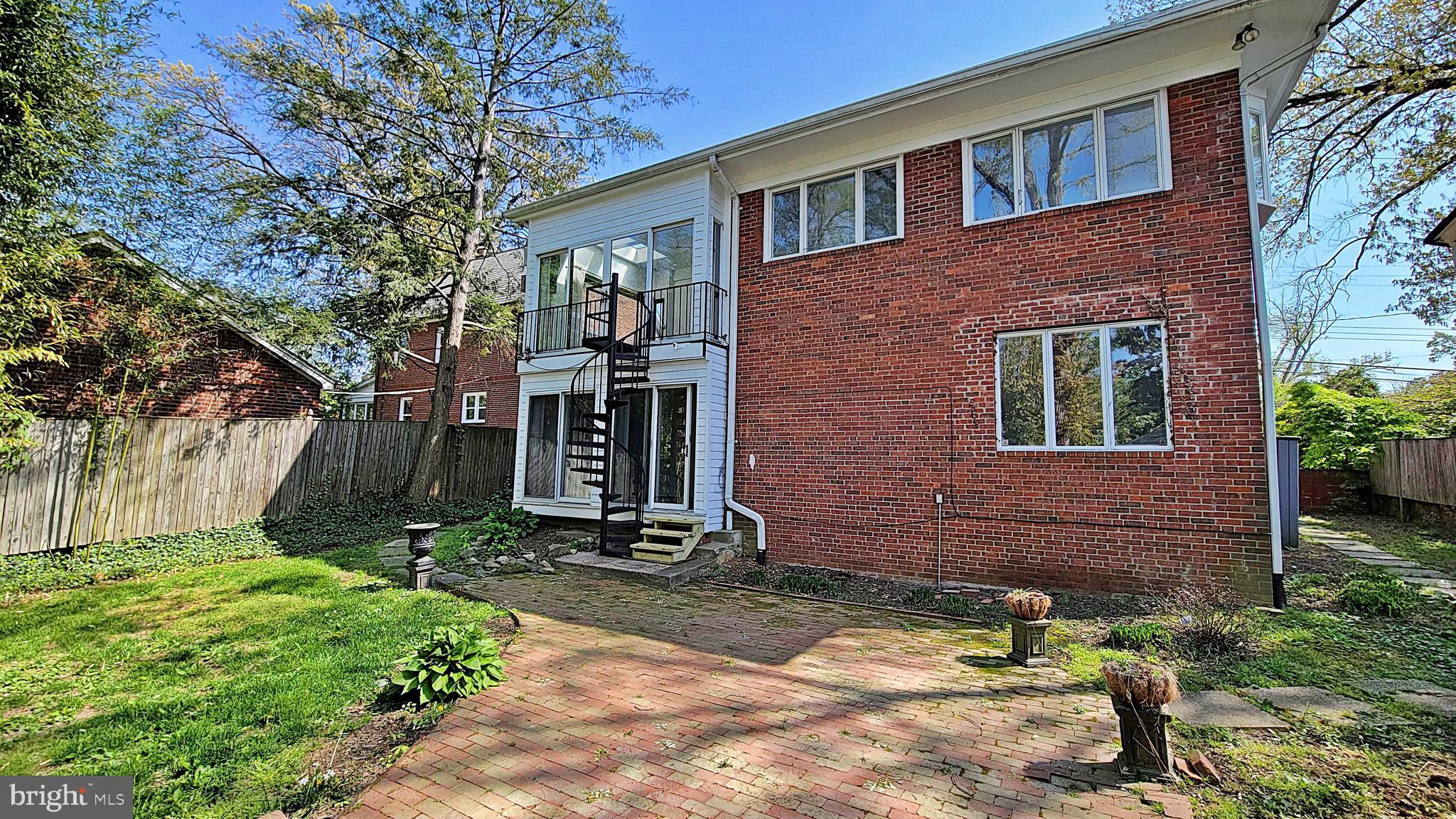 AURORA HILLS - Residential Lease