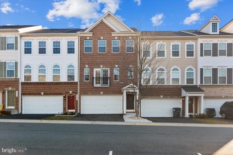 Townhouse For Rent - 25202 Prairie Fire Square<br/> ALDIE, VA 20105
