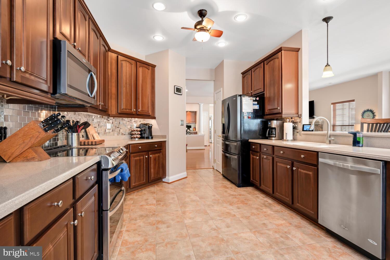 SYMPHONY VILLAGE AT CENTREVILLE - Residential