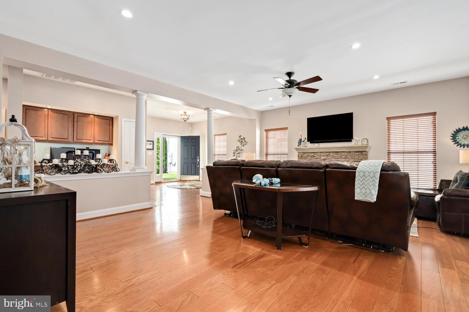 SYMPHONY VILLAGE AT CENTREVILLE - Residential