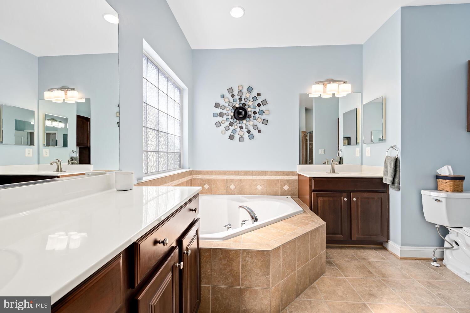 SYMPHONY VILLAGE AT CENTREVILLE - Residential