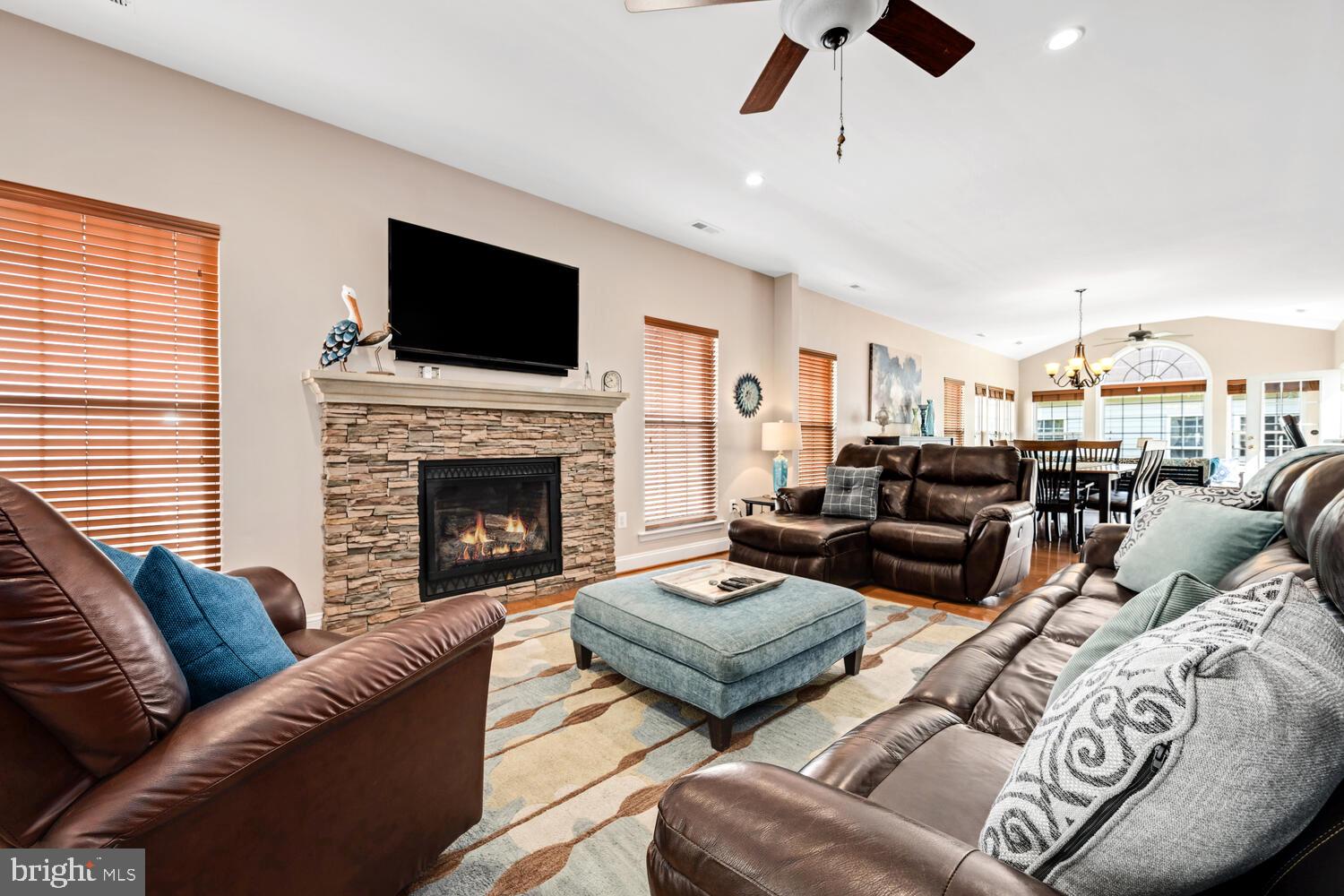 SYMPHONY VILLAGE AT CENTREVILLE - Residential