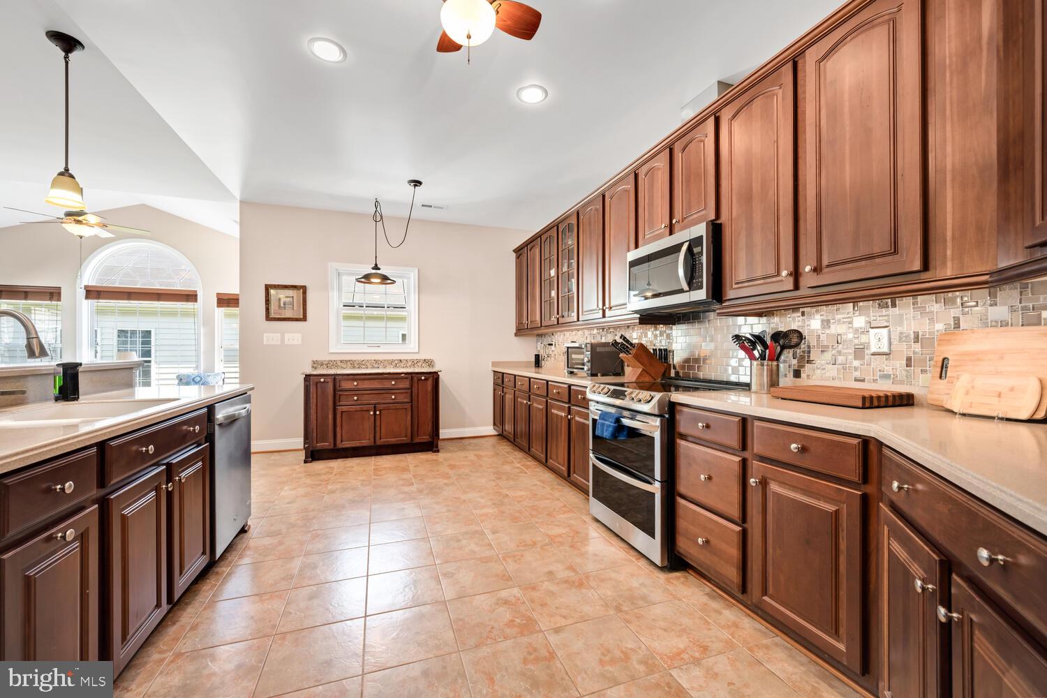 SYMPHONY VILLAGE AT CENTREVILLE - Residential