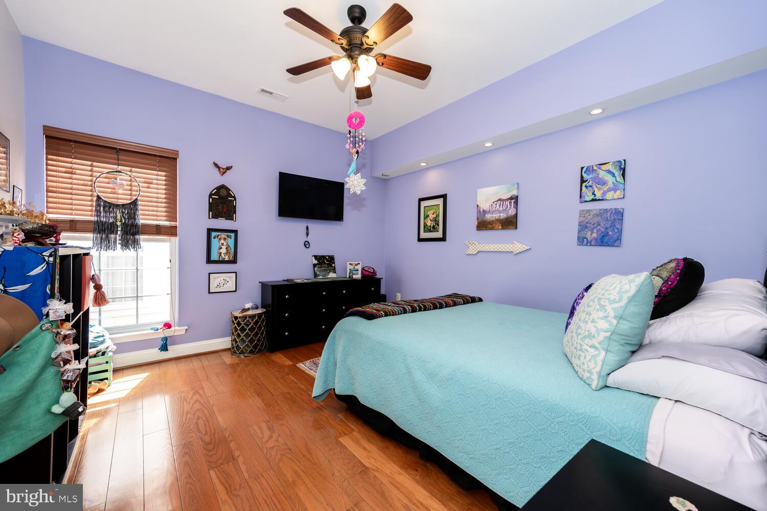 SYMPHONY VILLAGE AT CENTREVILLE - Residential