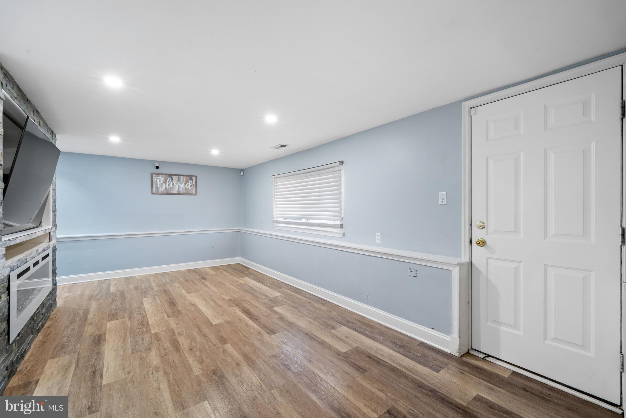 WILLIAMSBURG - Residential