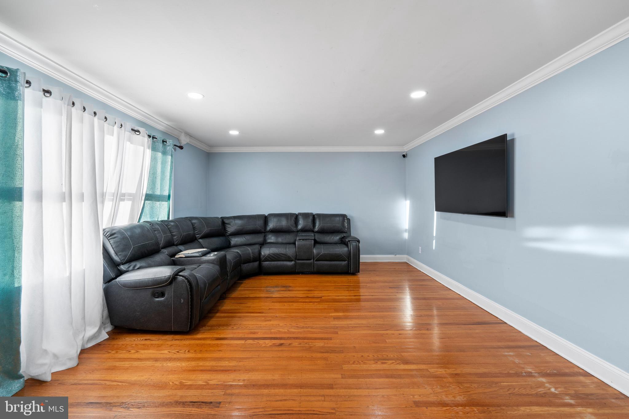 WILLIAMSBURG - Residential