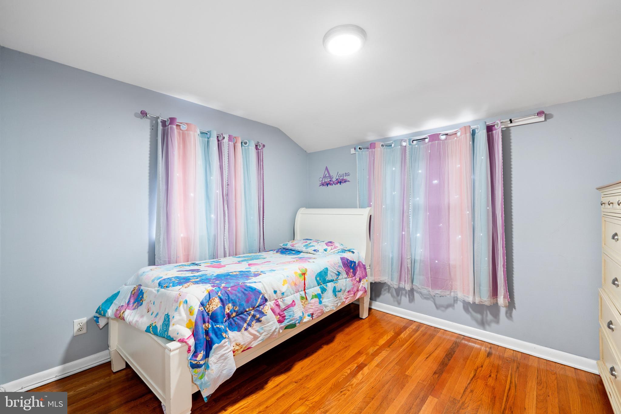 WILLIAMSBURG - Residential