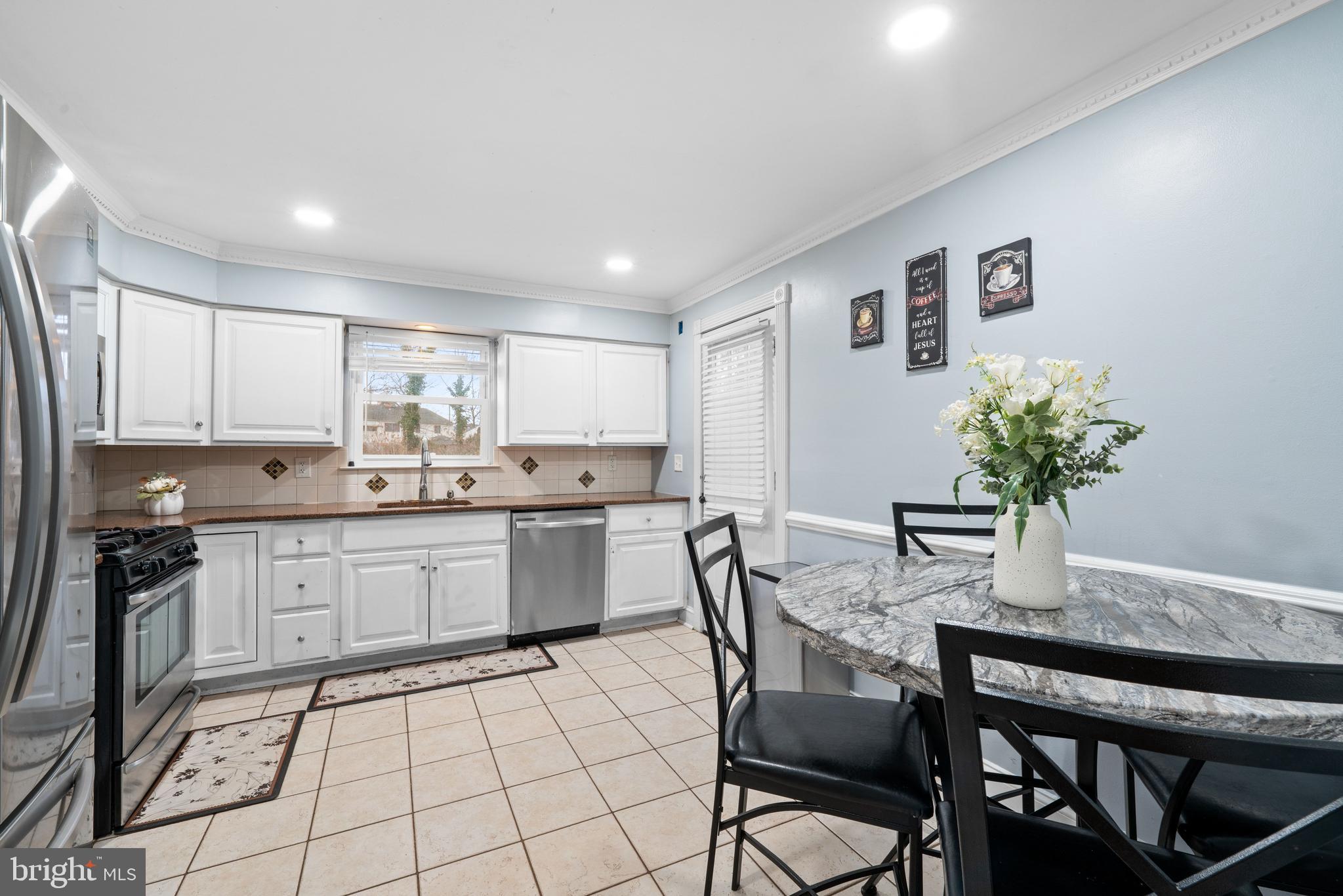 WILLIAMSBURG - Residential