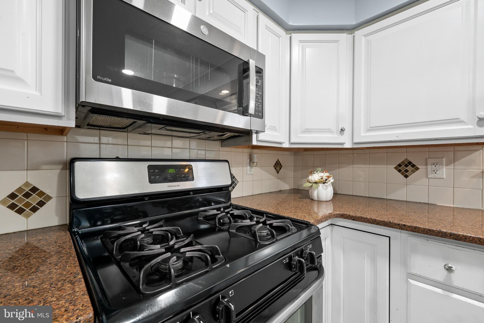 WILLIAMSBURG - Residential