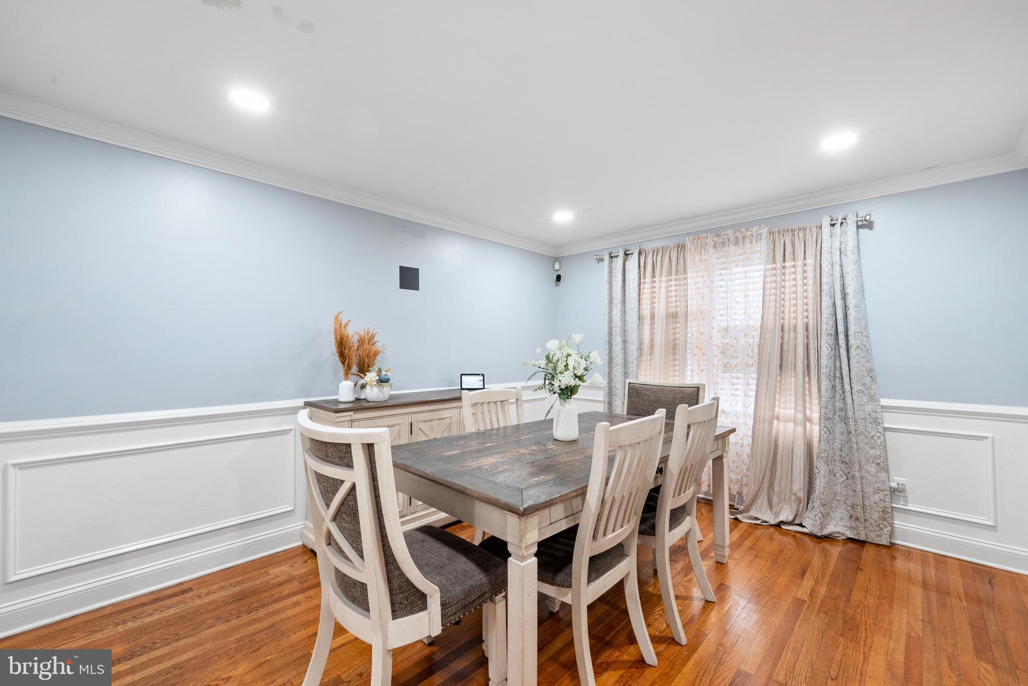 WILLIAMSBURG - Residential