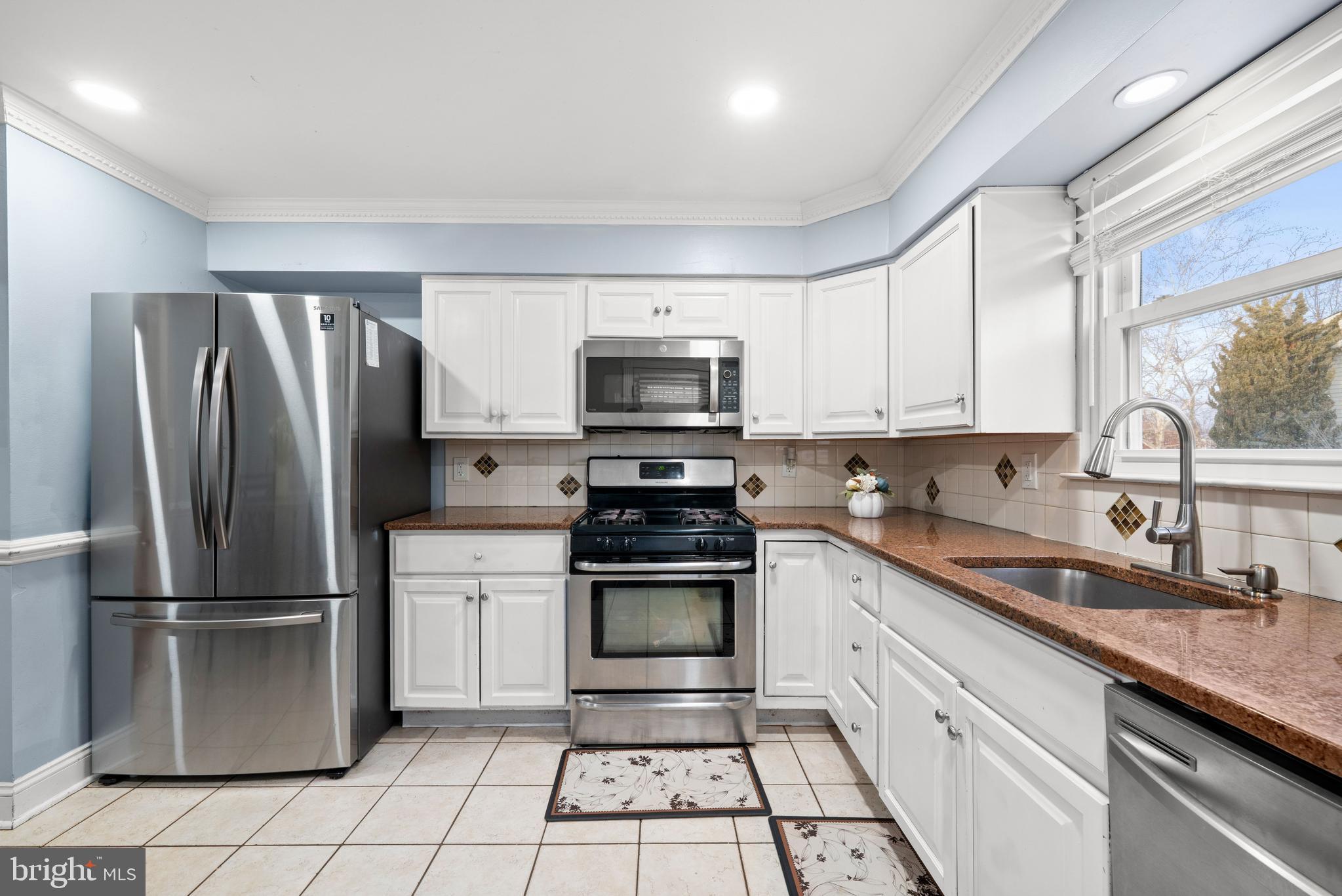 WILLIAMSBURG - Residential