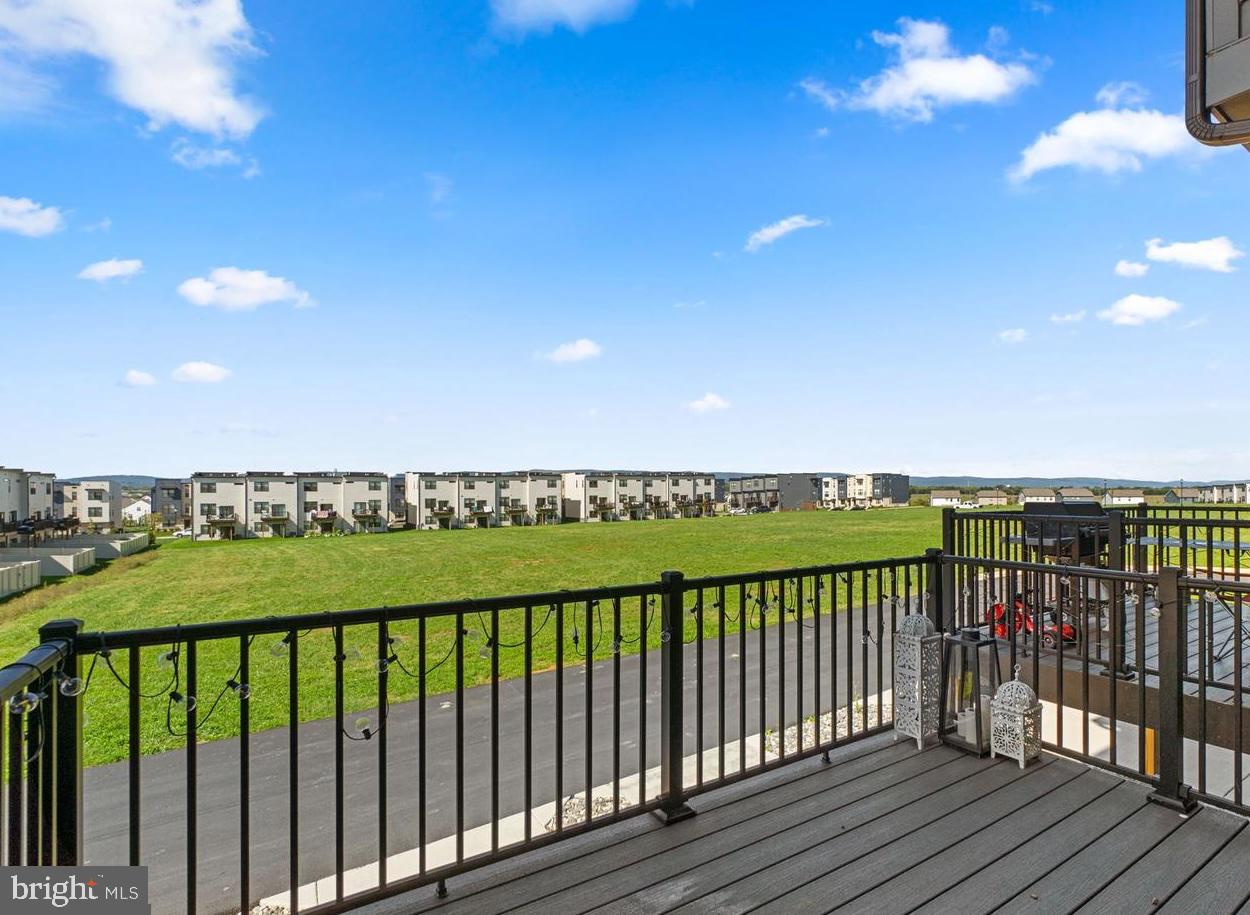 RENN QUARTER - Residential Lease