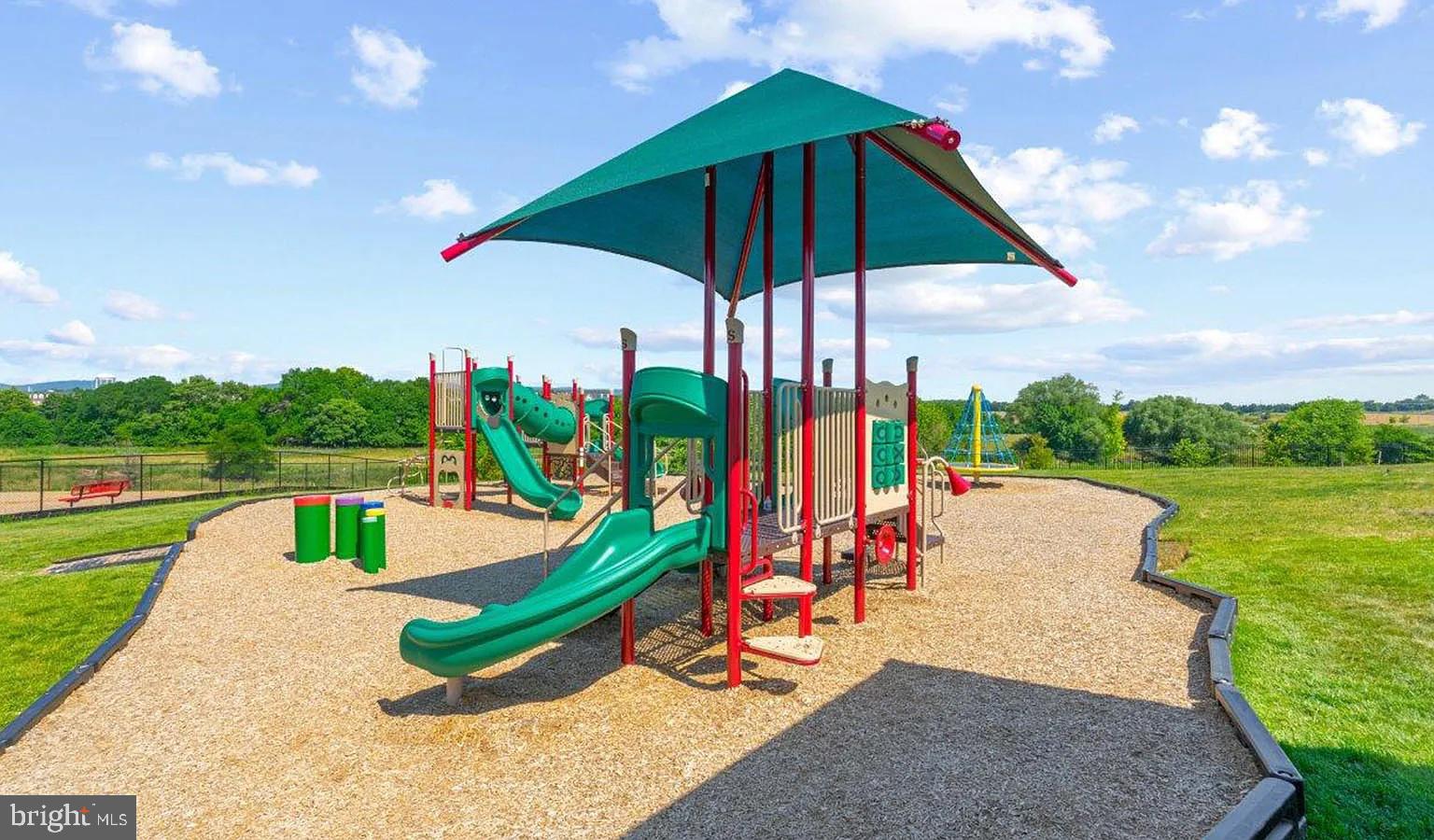 RENN QUARTER - Residential Lease