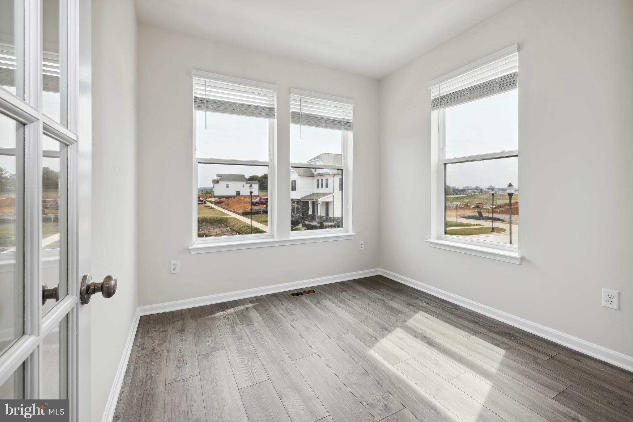 RENN QUARTER - Residential Lease