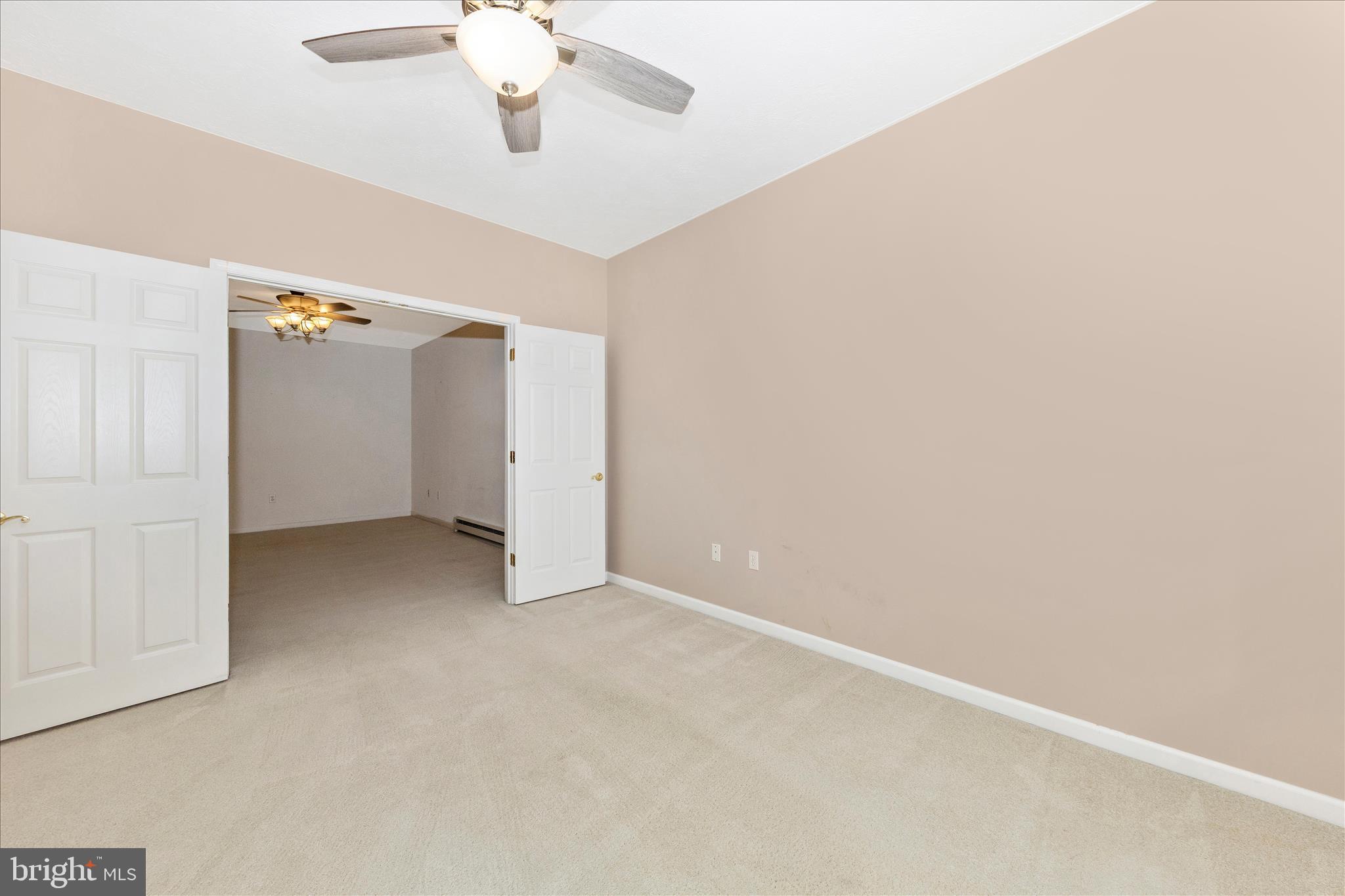 SUMMERLAND MANOR - Residential