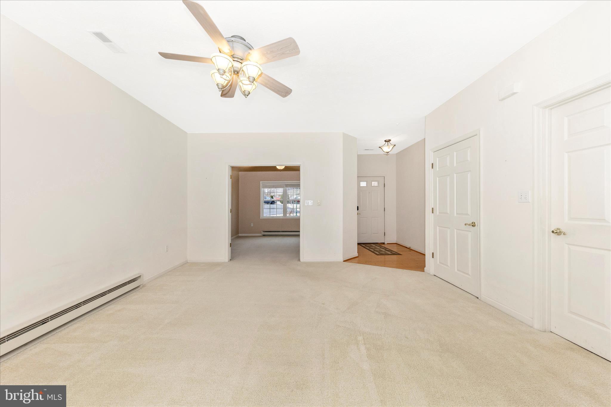 SUMMERLAND MANOR - Residential