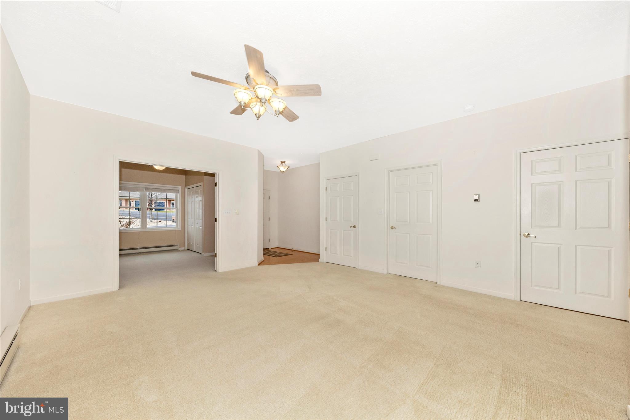 SUMMERLAND MANOR - Residential