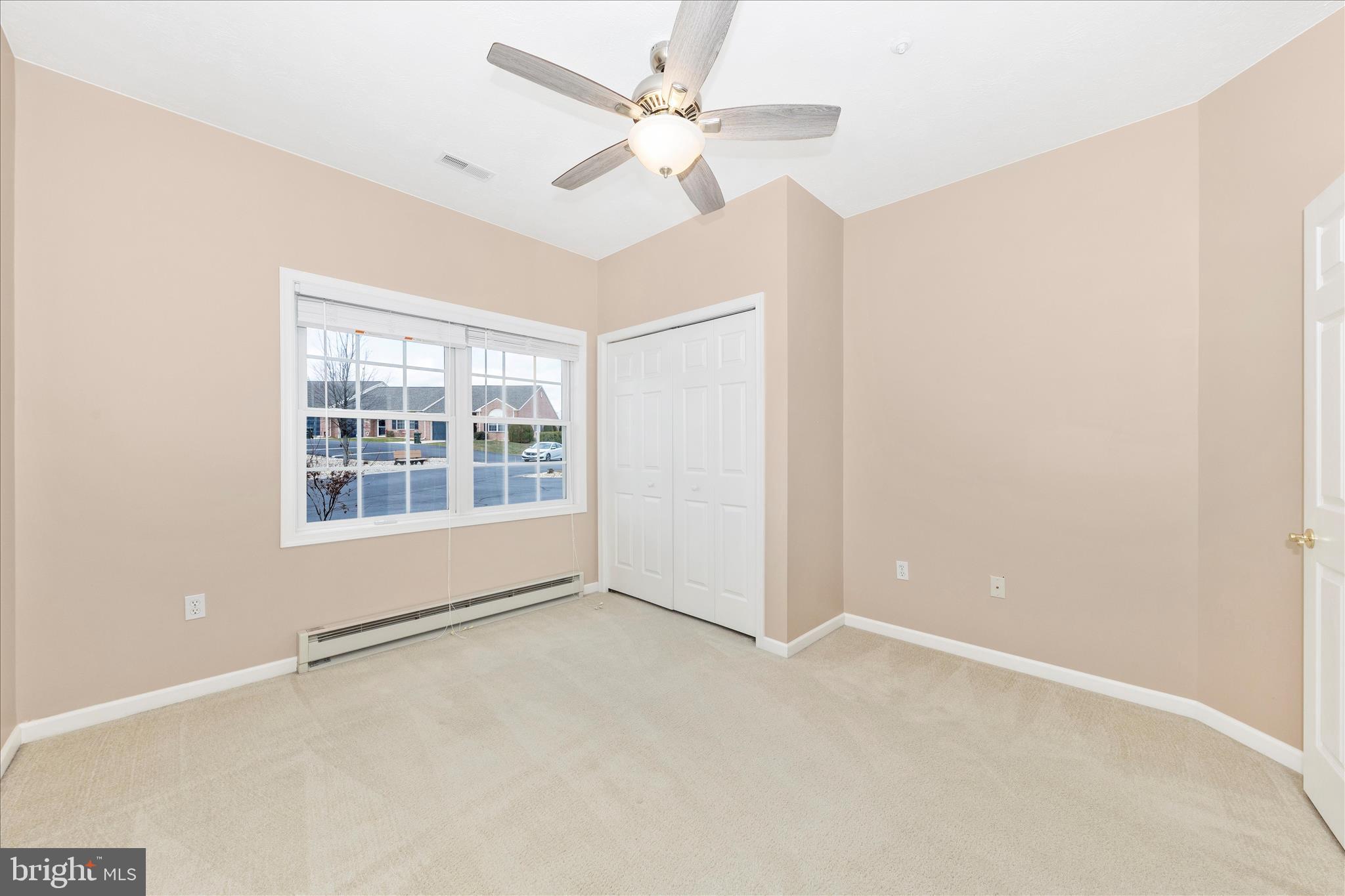 SUMMERLAND MANOR - Residential