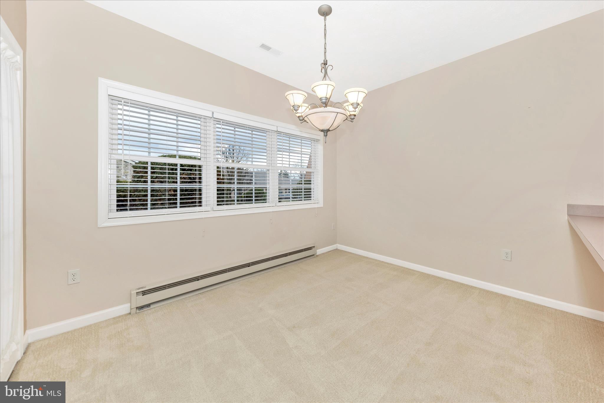 SUMMERLAND MANOR - Residential