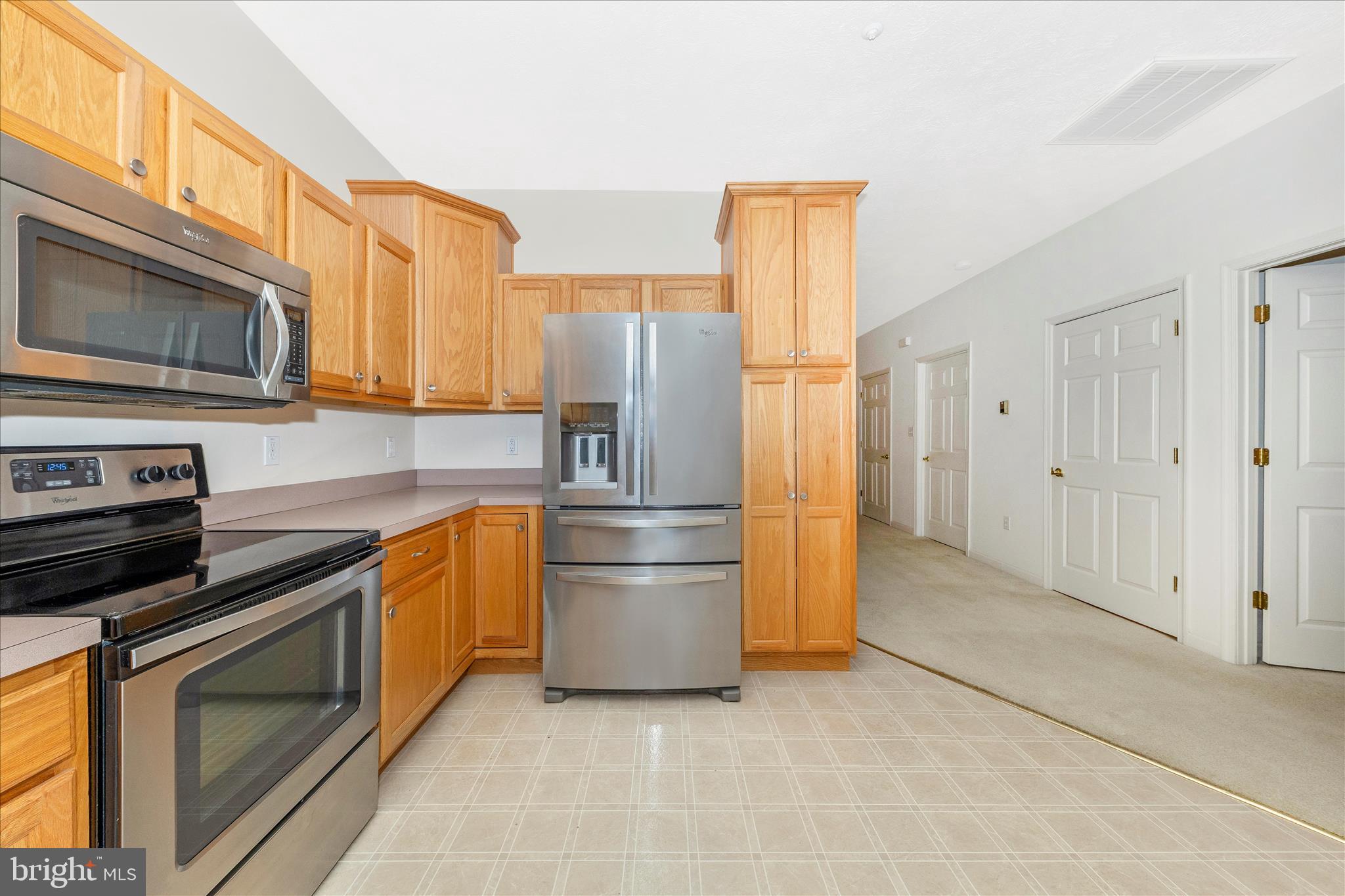 SUMMERLAND MANOR - Residential