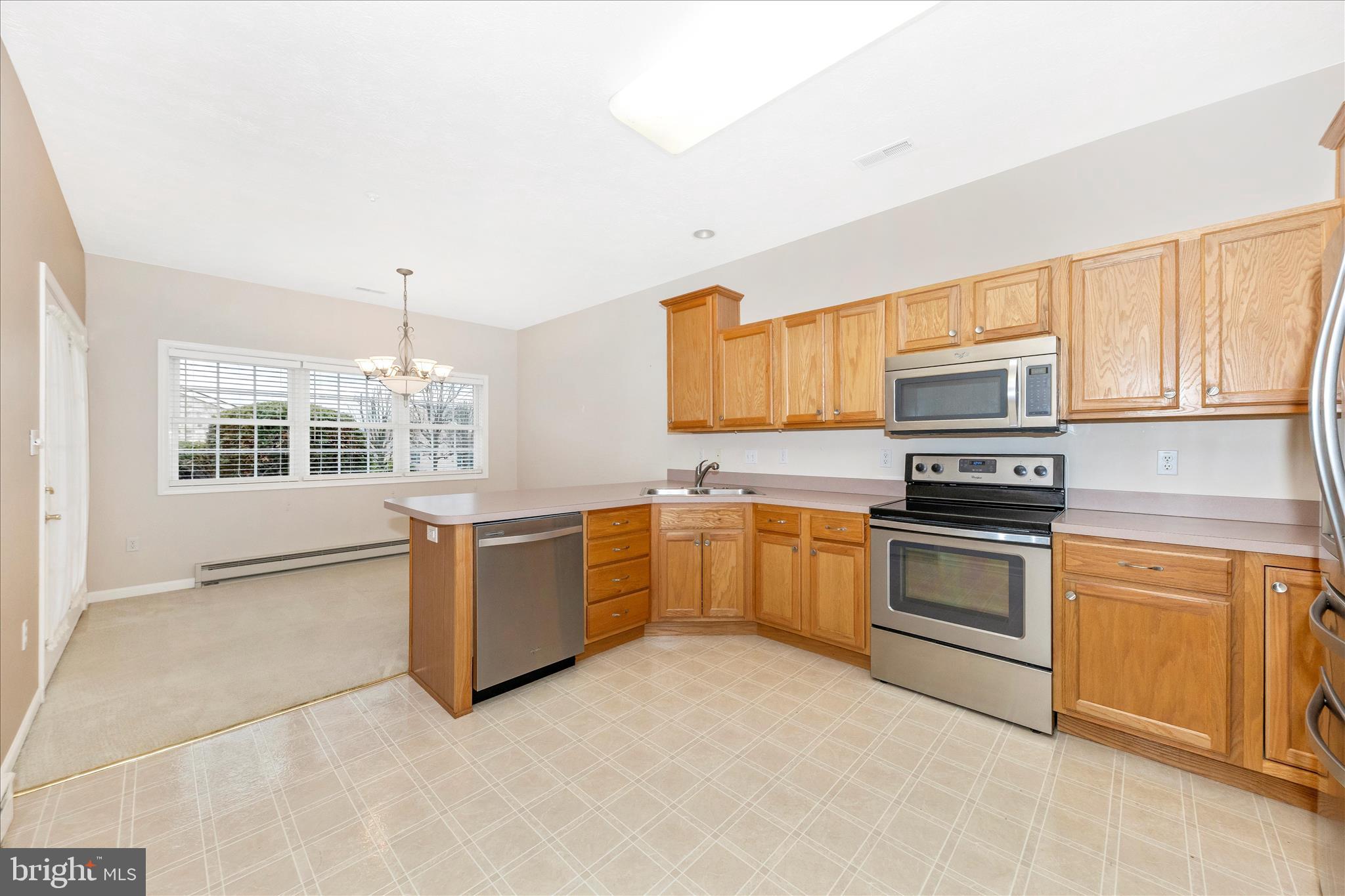 SUMMERLAND MANOR - Residential