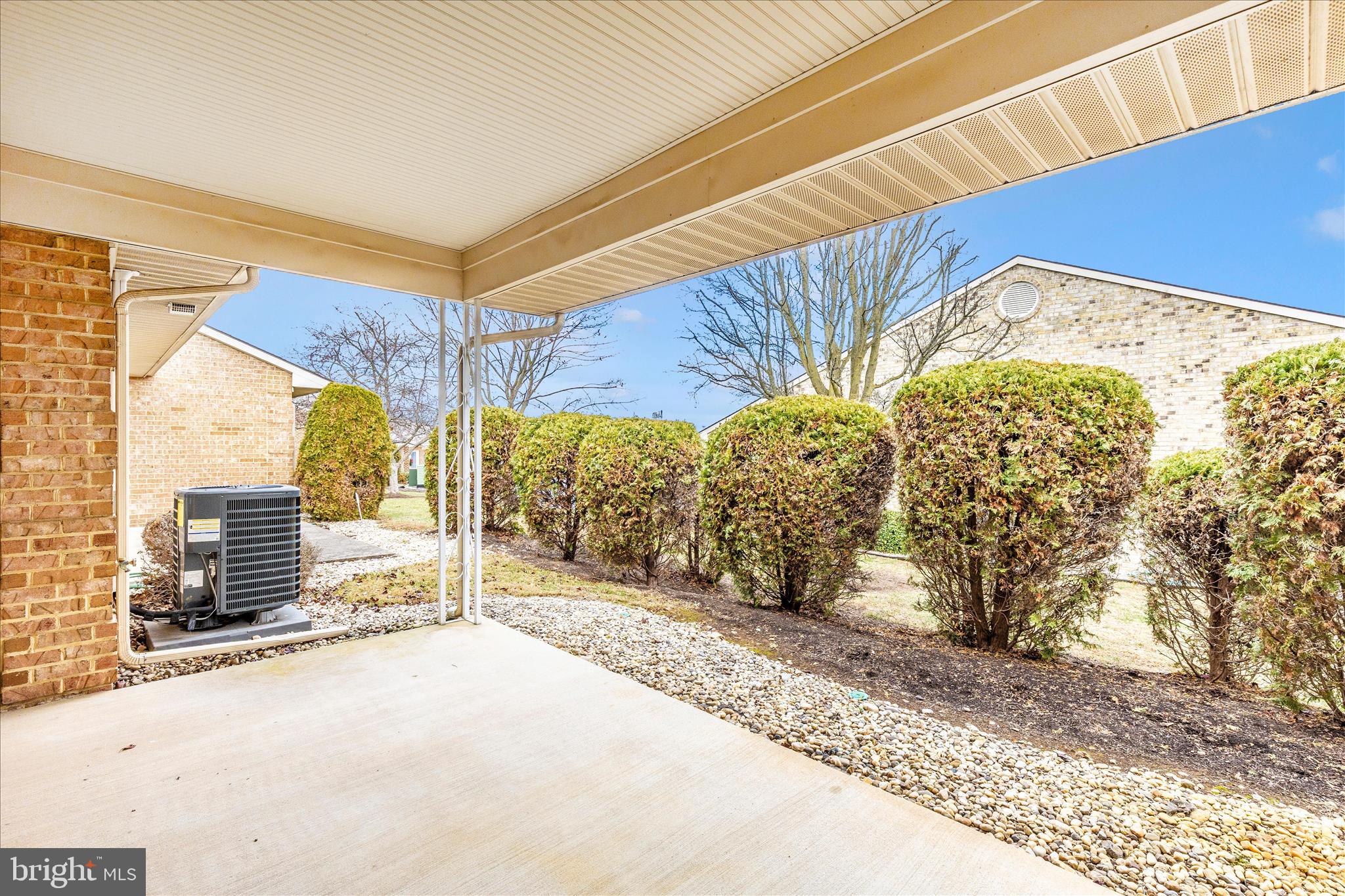 SUMMERLAND MANOR - Residential