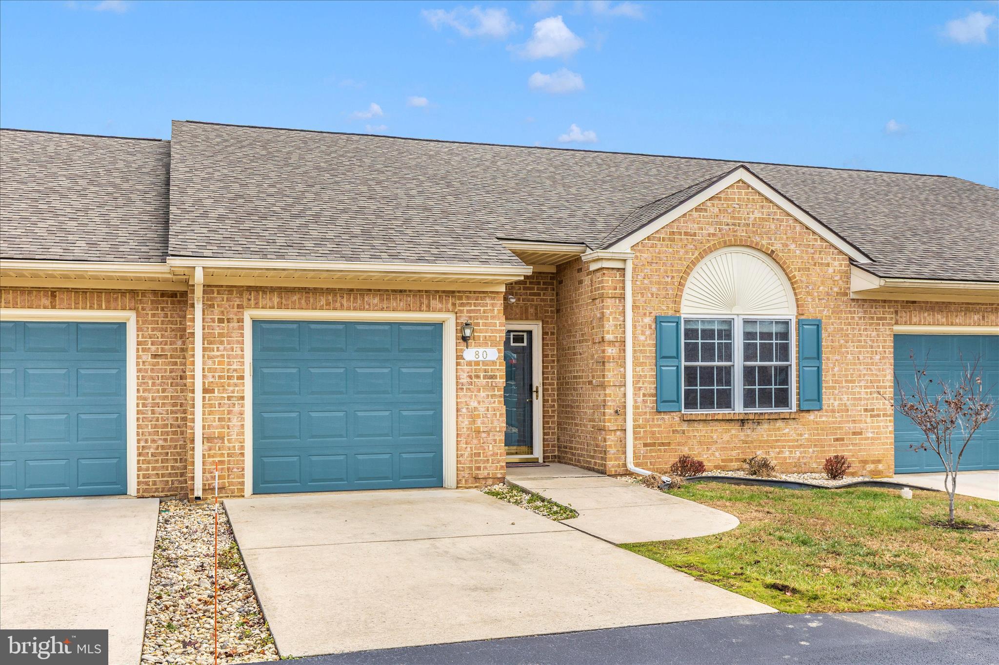 SUMMERLAND MANOR - Residential