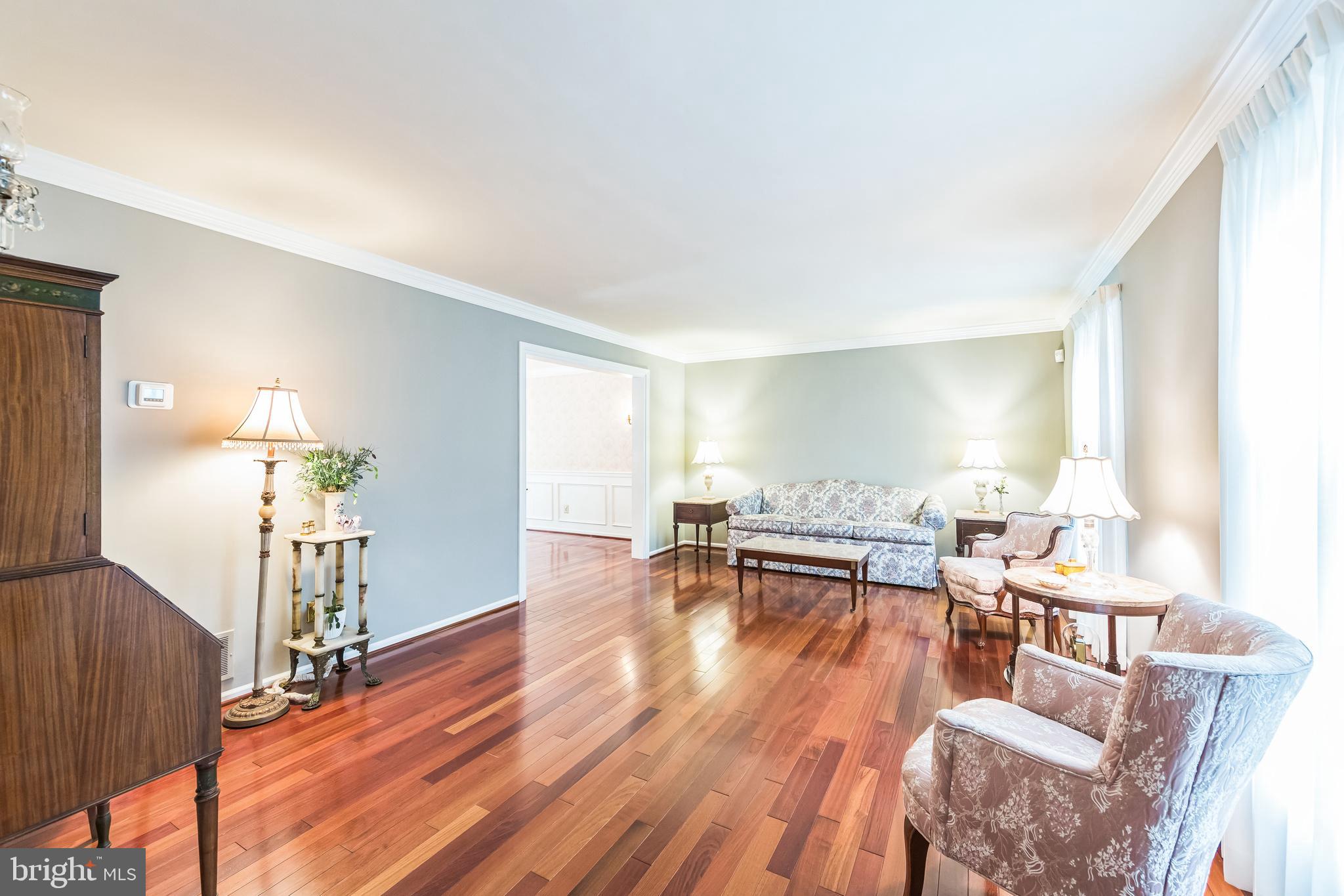 204 HICKORY DRIVE