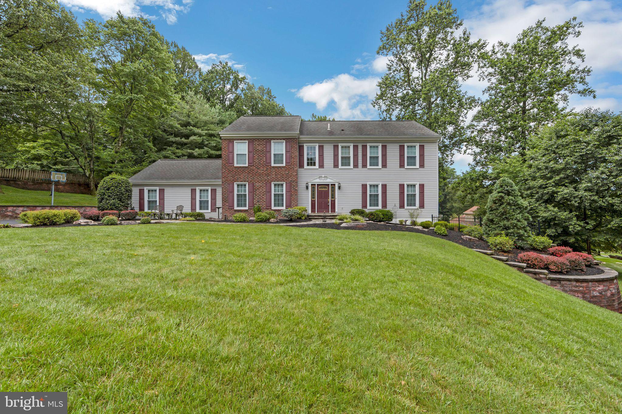 204 HICKORY DRIVE