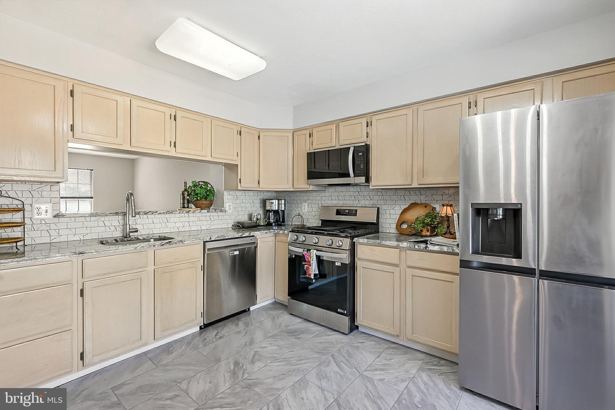 903 GLEN FALLS COURT