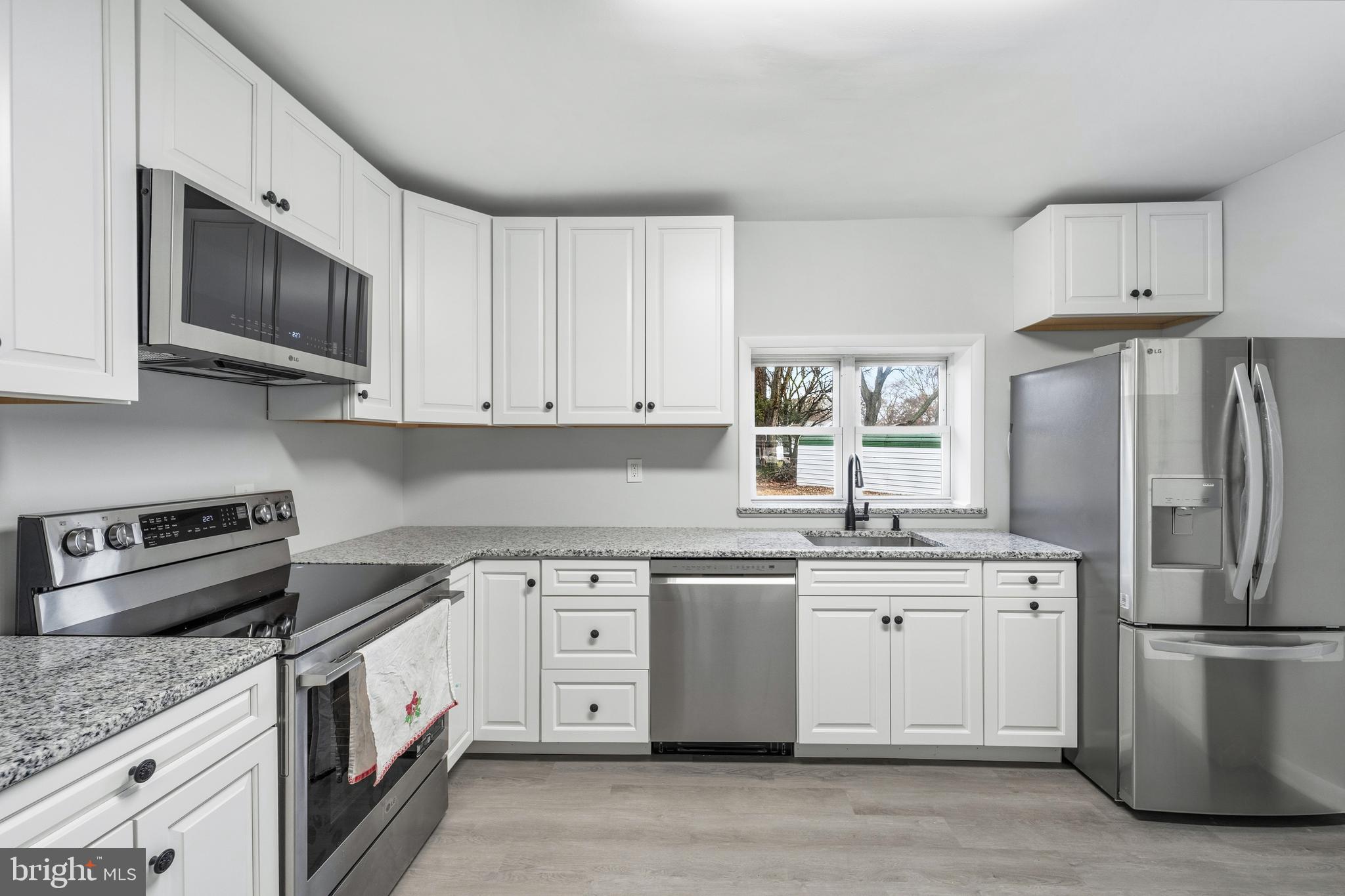 GOLDEN BEACH - Residential