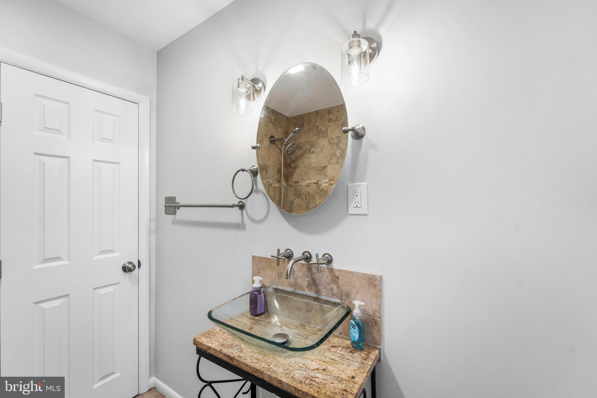 GOLDEN BEACH - Residential