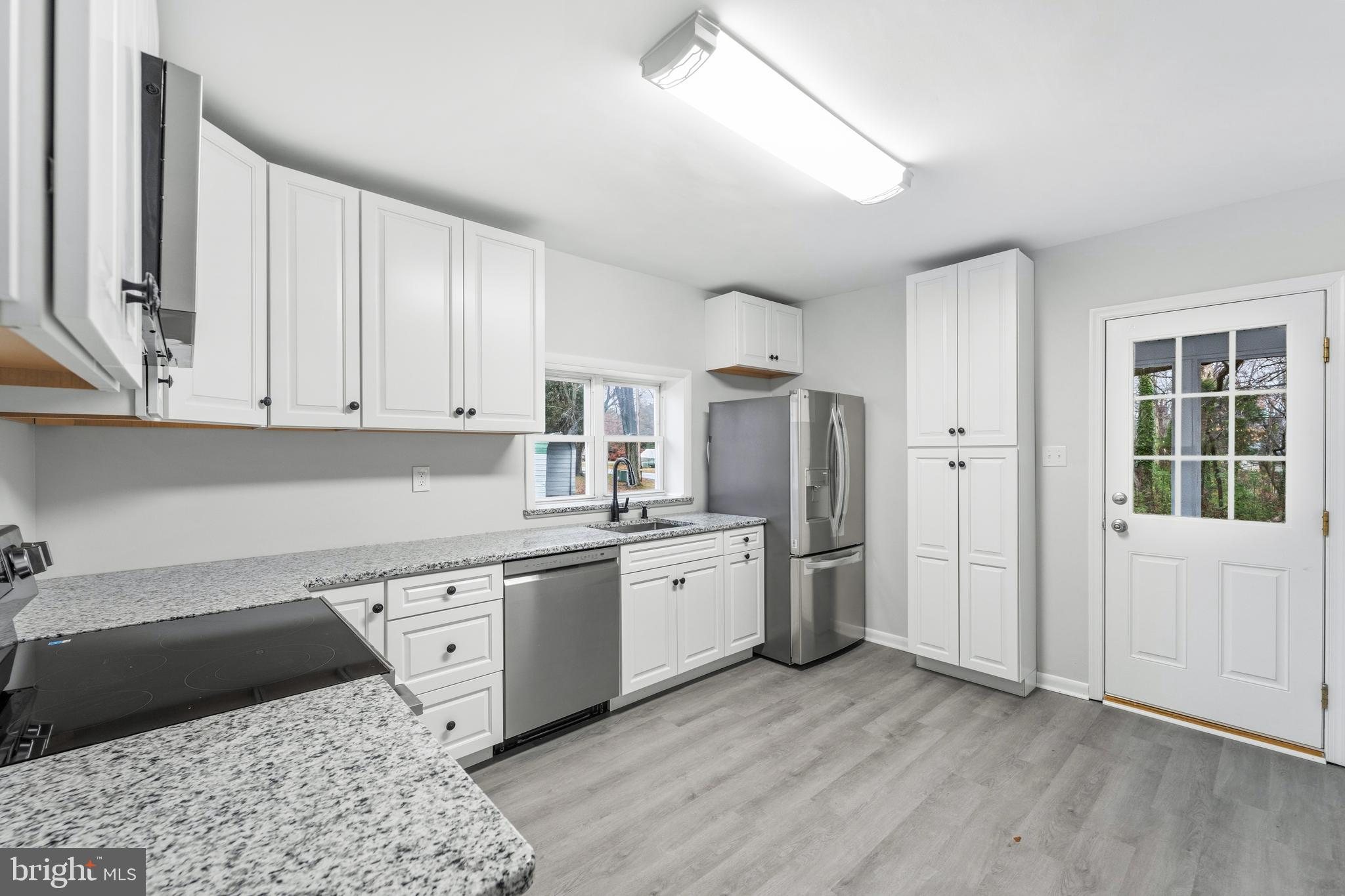 GOLDEN BEACH - Residential