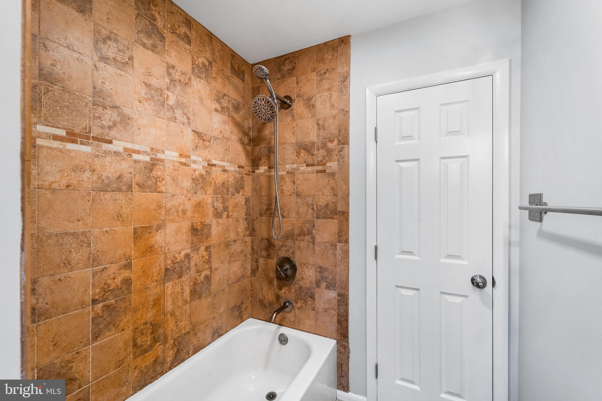 GOLDEN BEACH - Residential