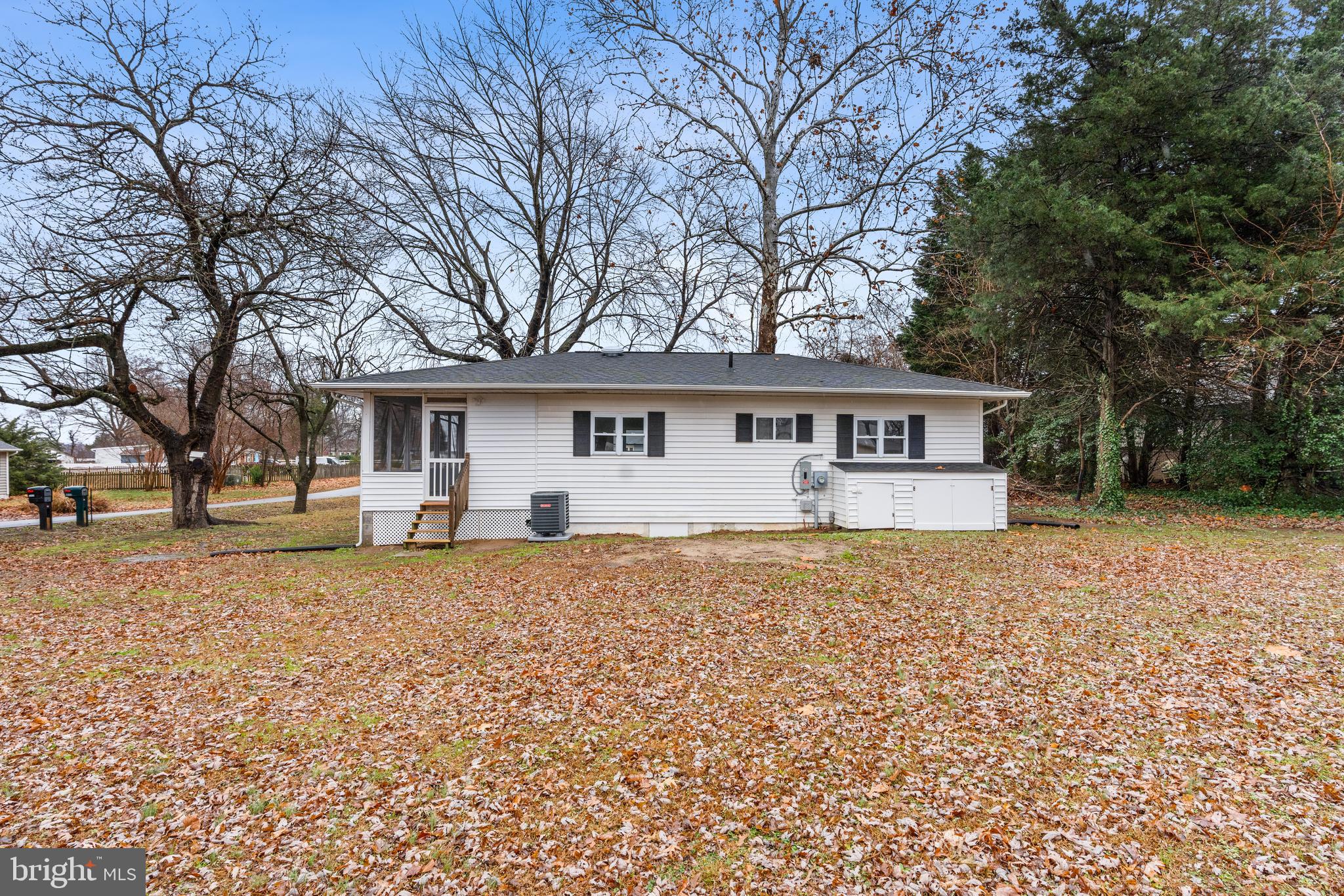 GOLDEN BEACH - Residential