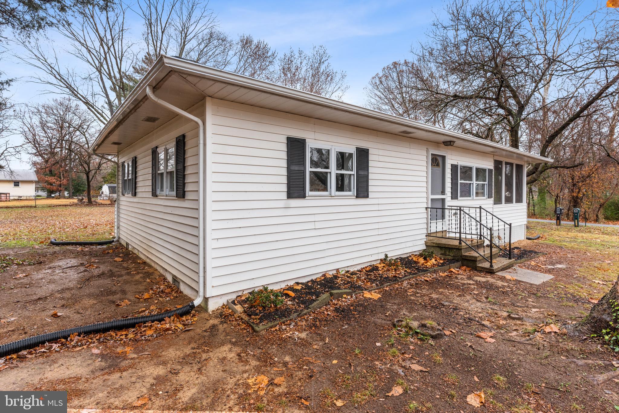 GOLDEN BEACH - Residential