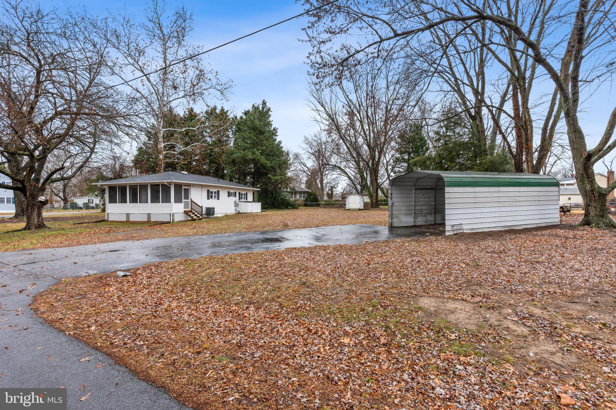 GOLDEN BEACH - Residential