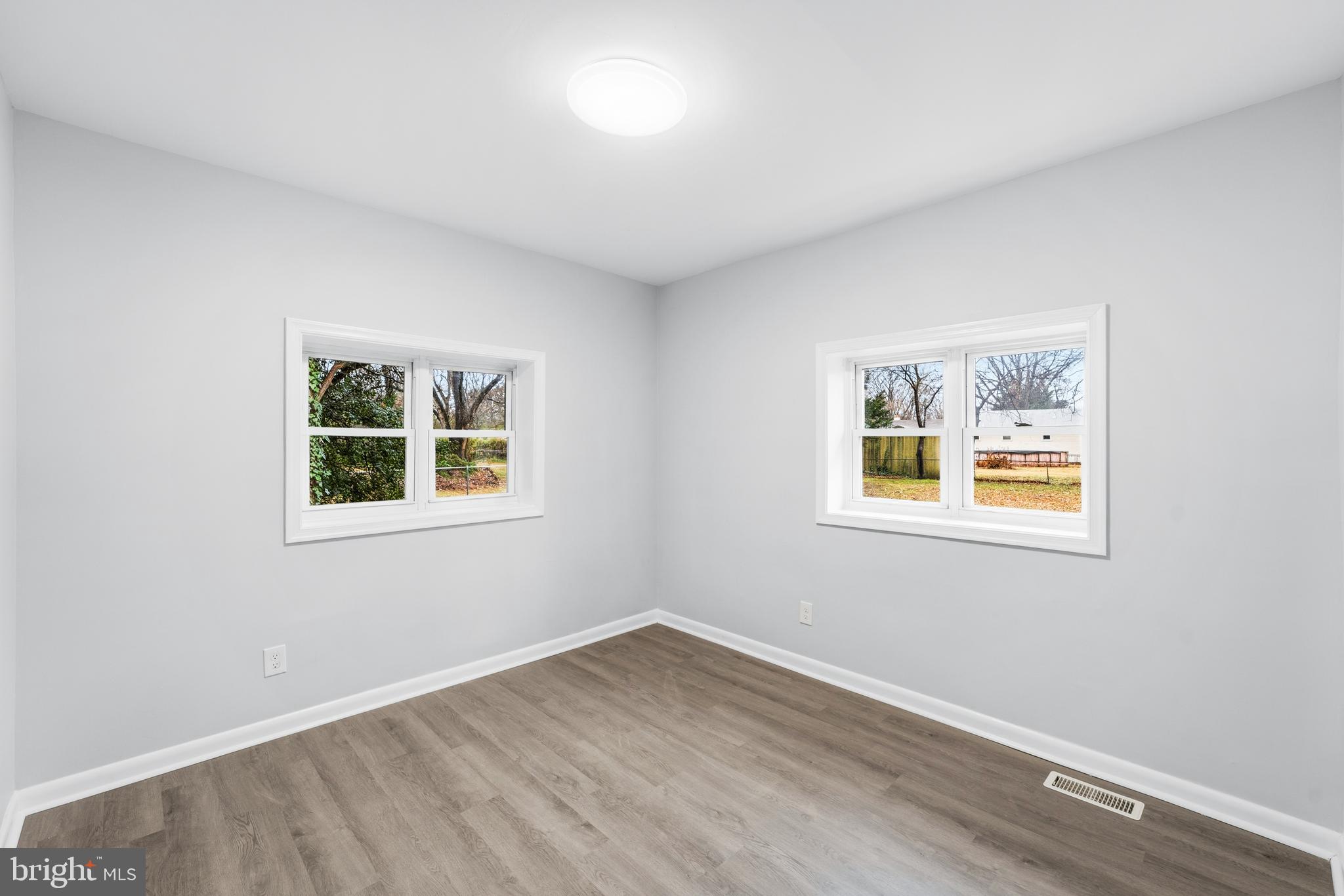 GOLDEN BEACH - Residential