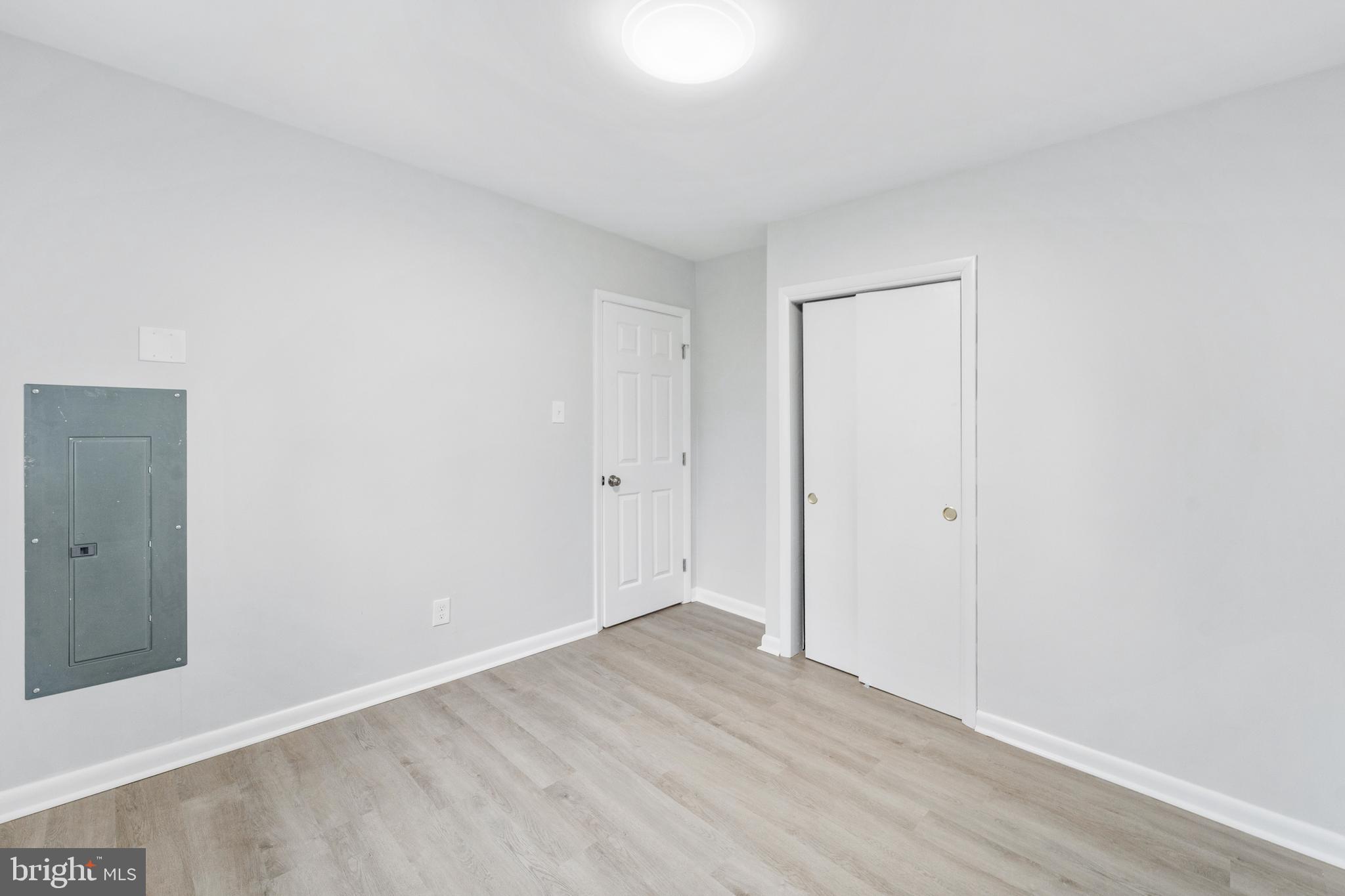 GOLDEN BEACH - Residential