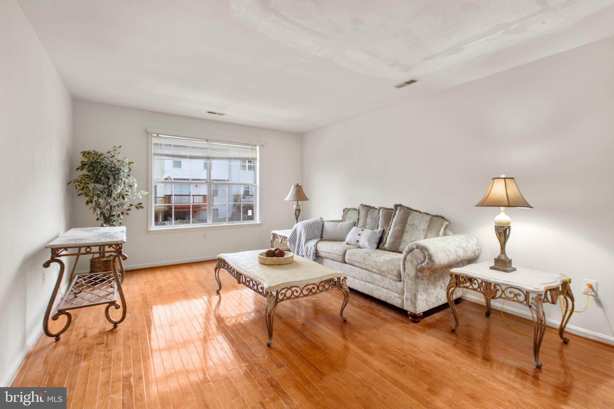 SUNNINGDALE MEADOWS - Residential