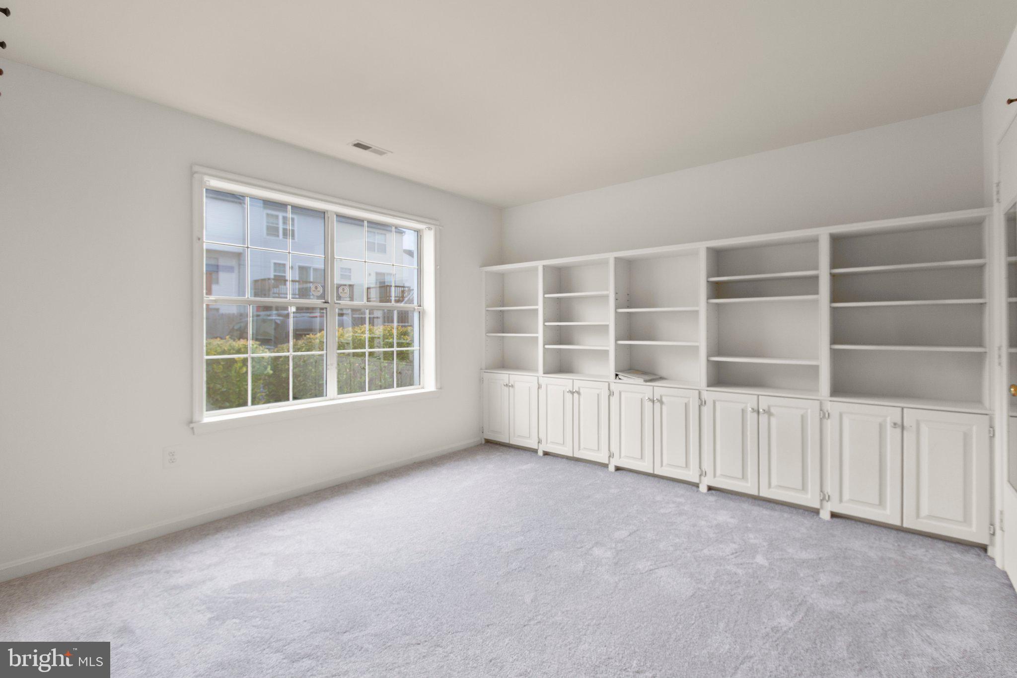 SUNNINGDALE MEADOWS - Residential