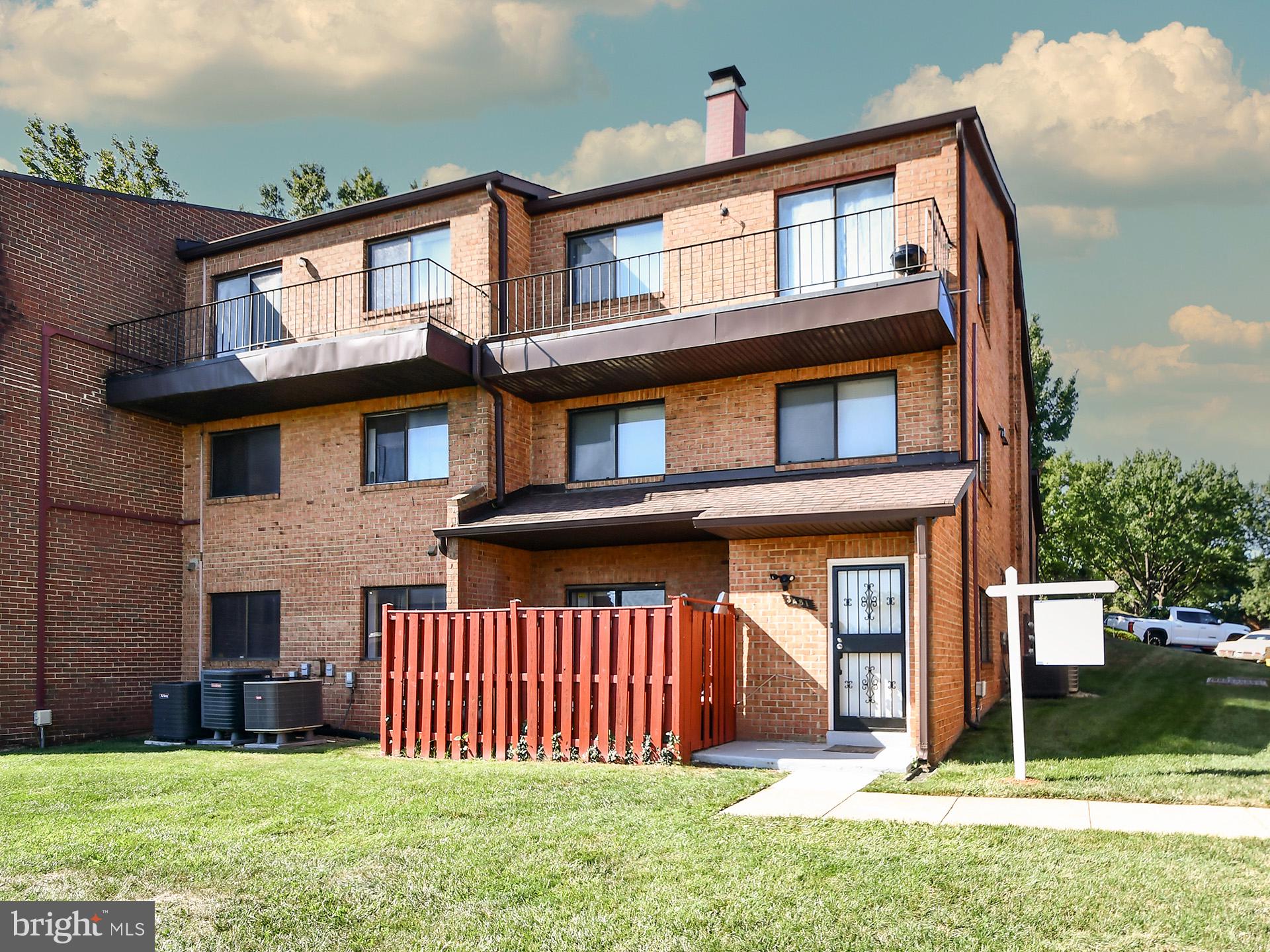 3481 SUMMIT COURT NE 3481