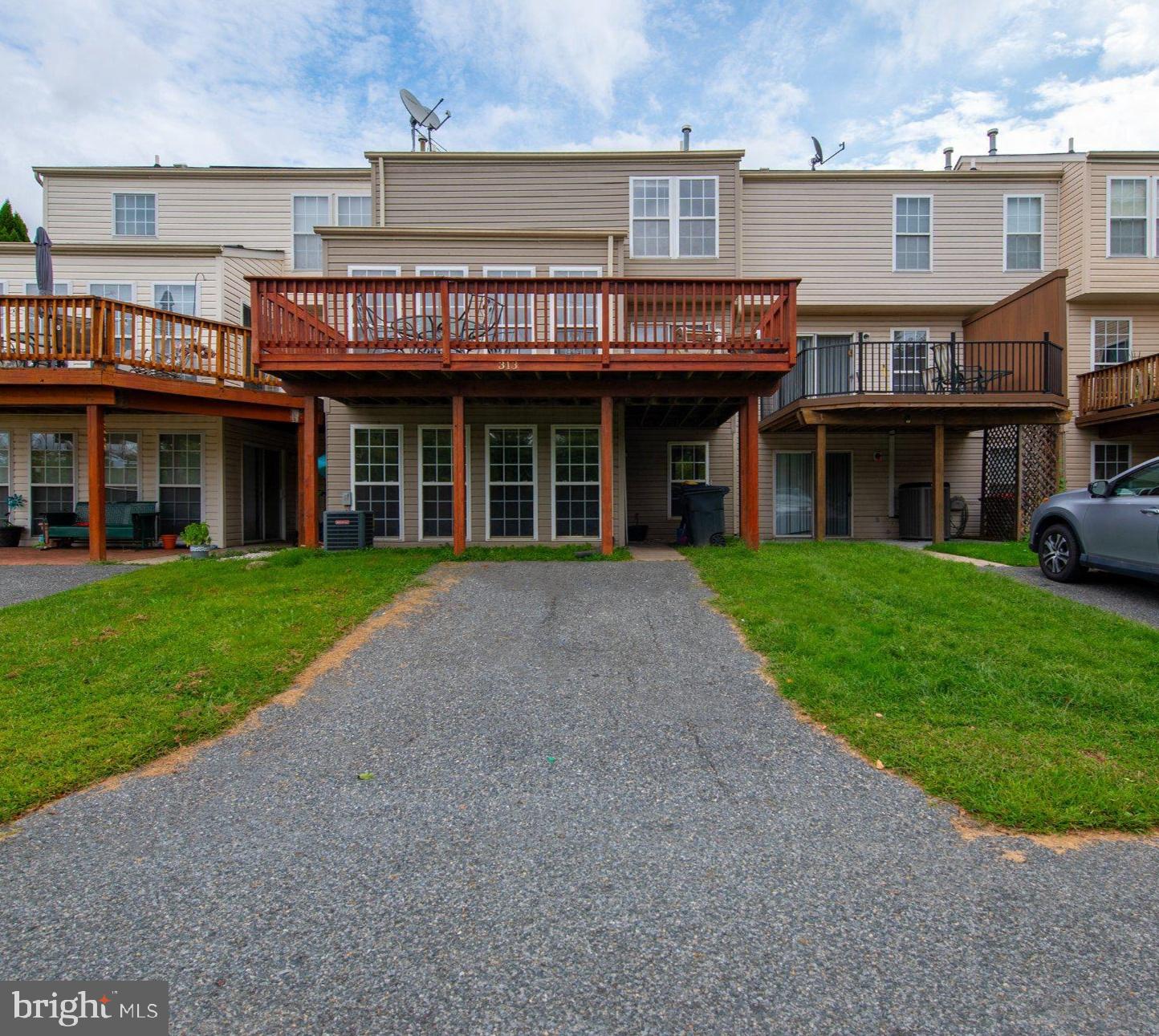 313 ROUNDHOUSE DRIVE