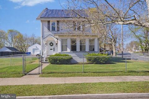 Homes For Sale - 403 W Broad Street<br/> Gloucester County, PAULSBORO, NJ 08066