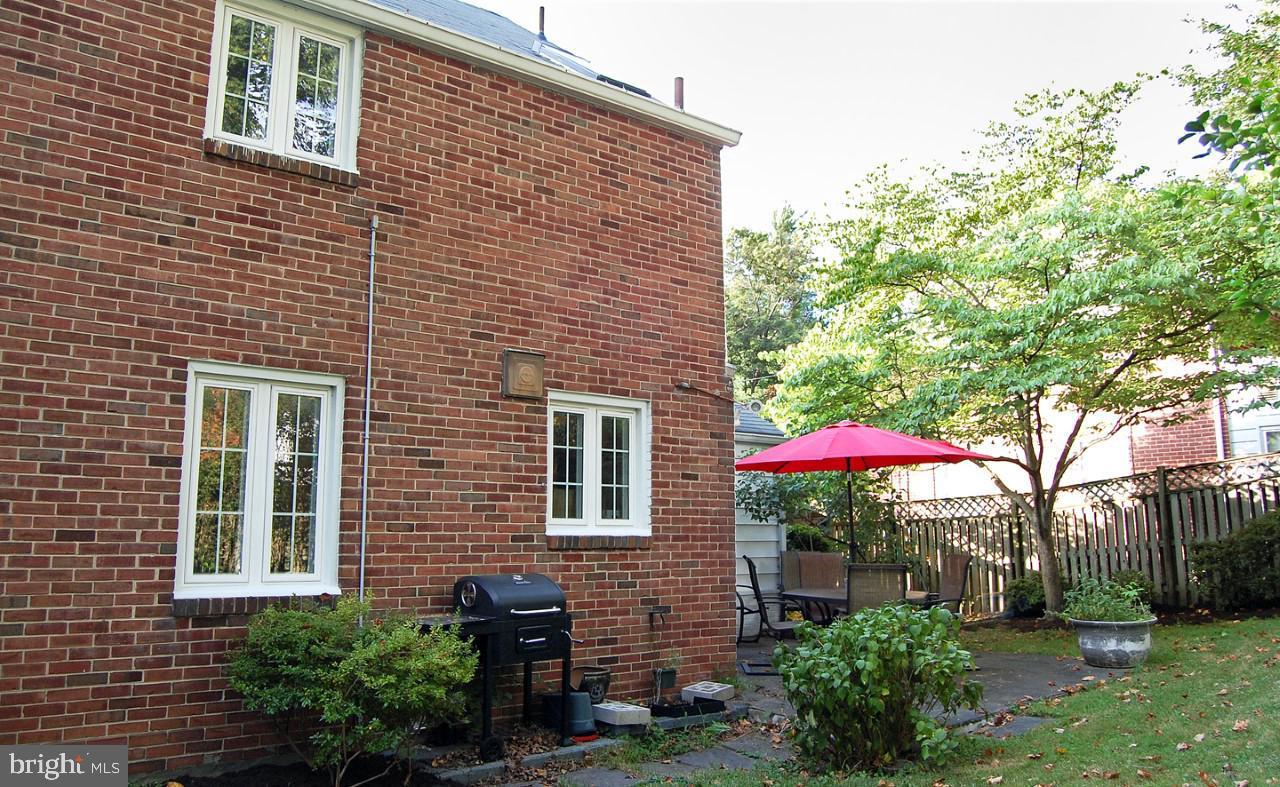 WOODSIDE - Residential Lease