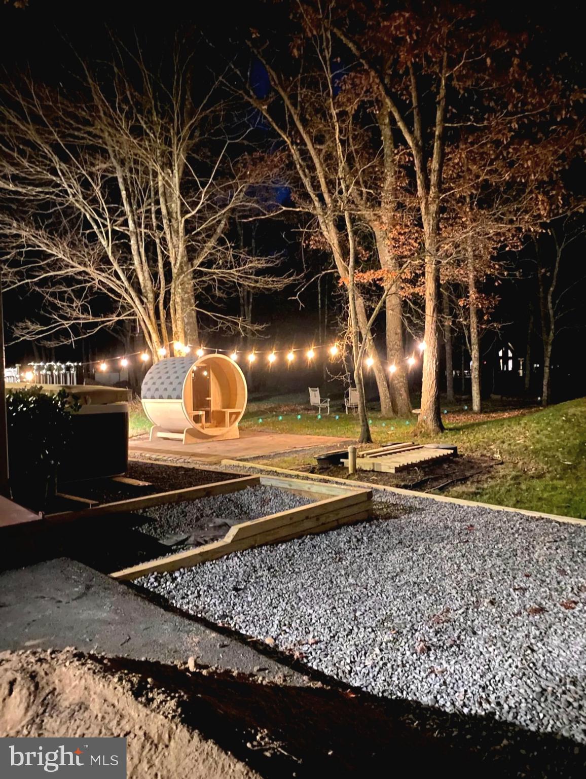 TOWAMENSING TRAILS - Residential